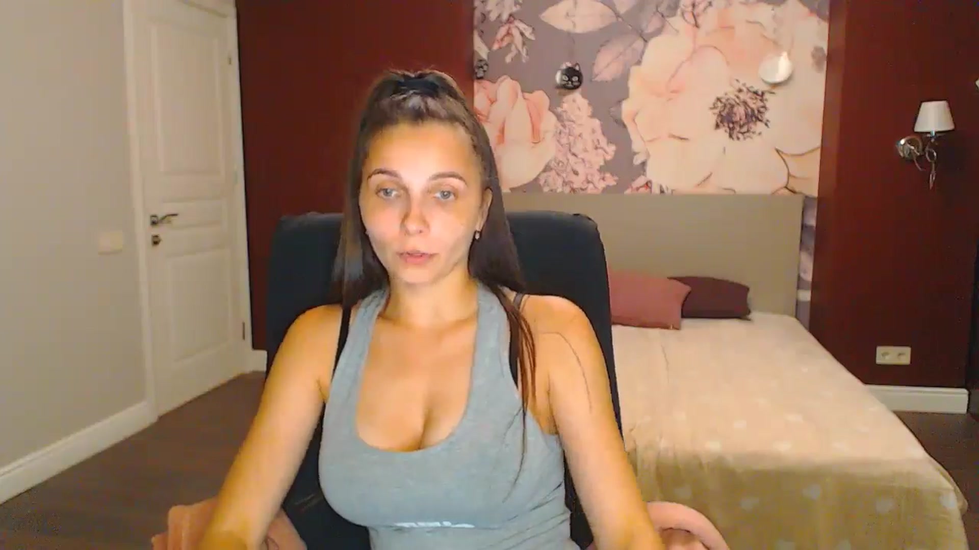 Gallery image thumbnail from Karina_Mils's myfreecams stream on, 08/23/2024, 19:16 image 6 of 20