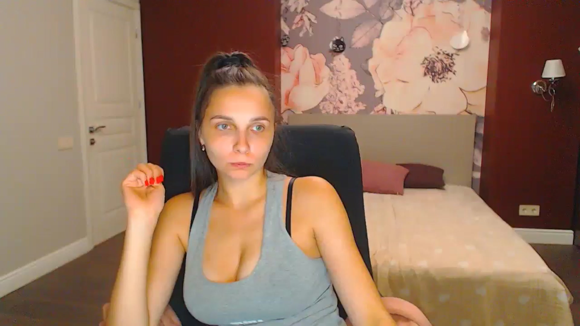Gallery image thumbnail from Karina_Mils's myfreecams stream on, 08/23/2024, 19:16 image 11 of 20