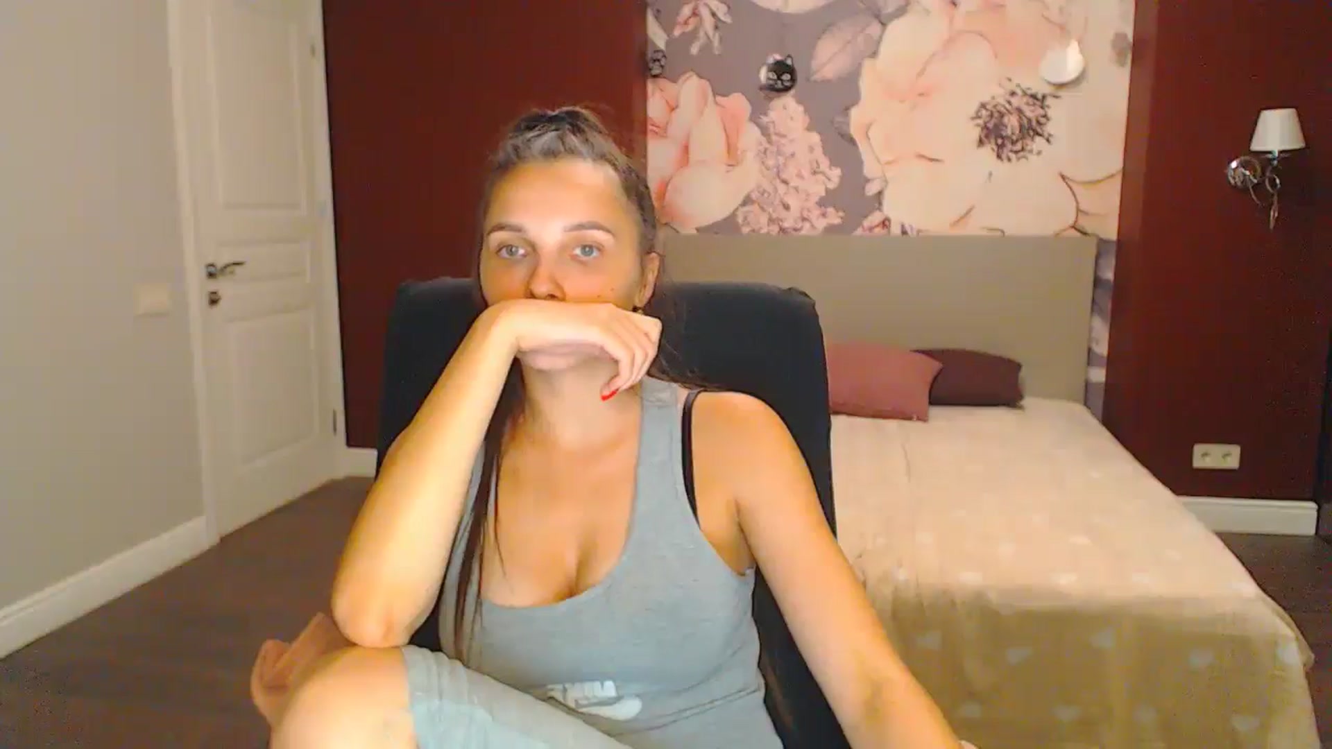Gallery image thumbnail from Karina_Mils's myfreecams stream on, 08/23/2024, 19:16 image 20 of 20