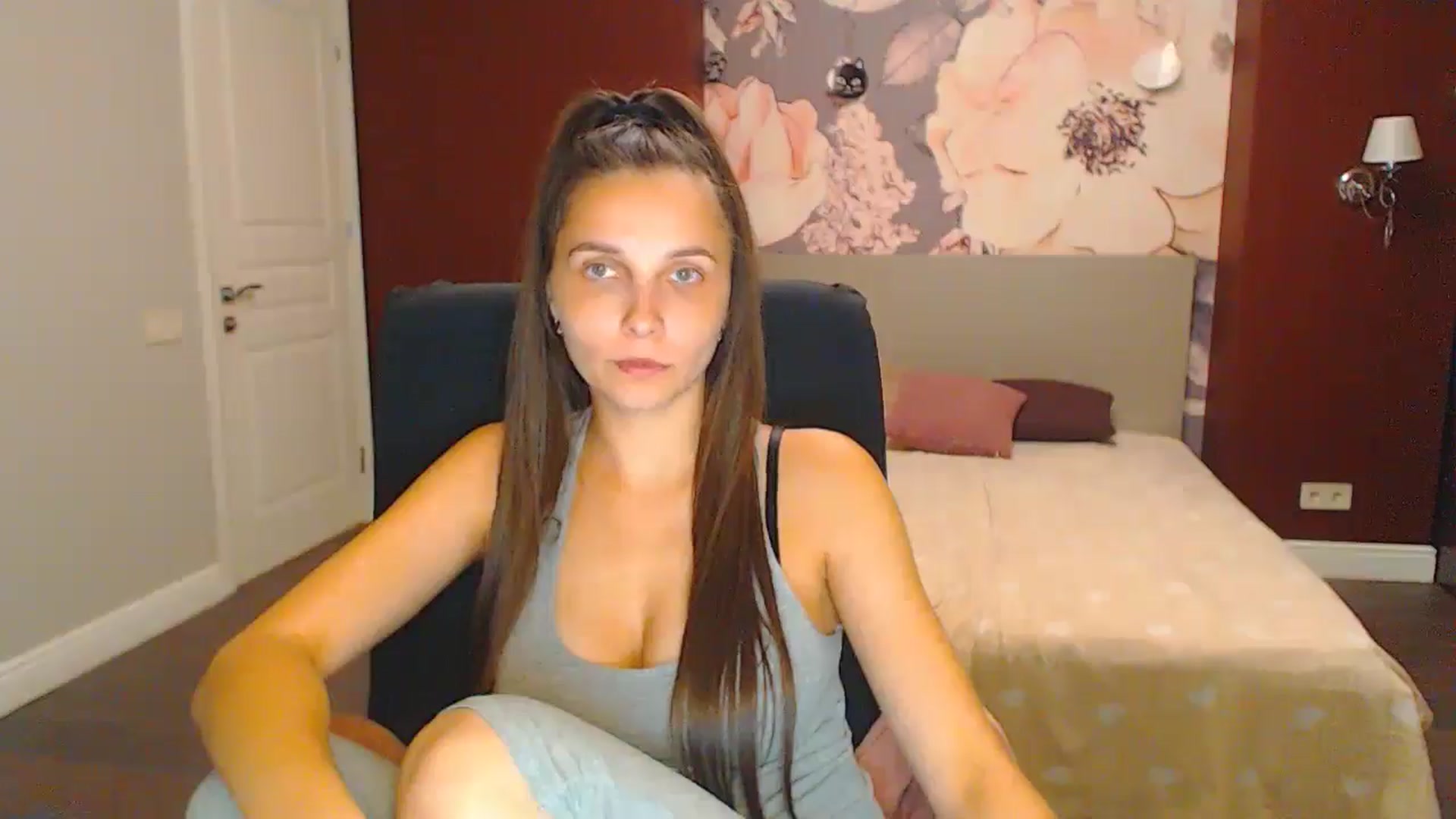 Gallery image thumbnail from Karina_Mils's myfreecams stream on, 08/23/2024, 19:16 image 3 of 20