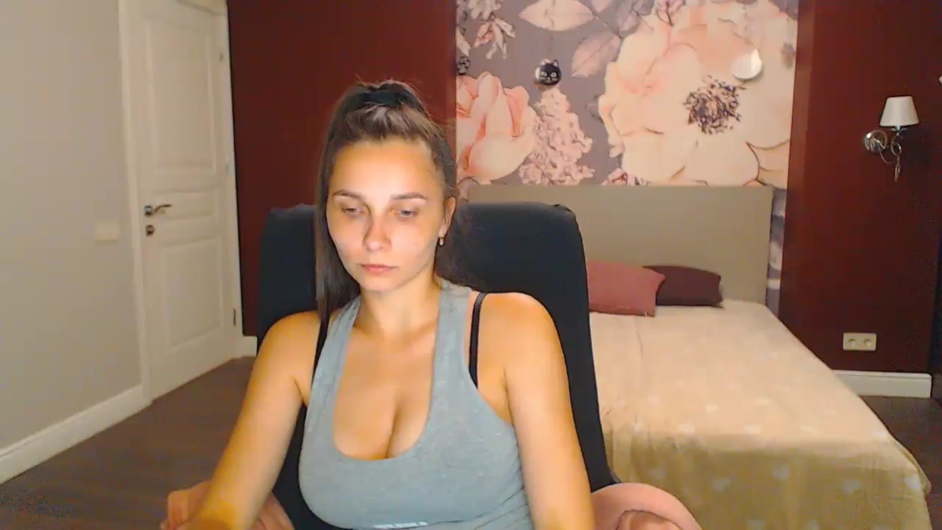 Gallery image thumbnail from Karina_Mils's myfreecams stream on, 08/23/2024, 19:16 image 13 of 20