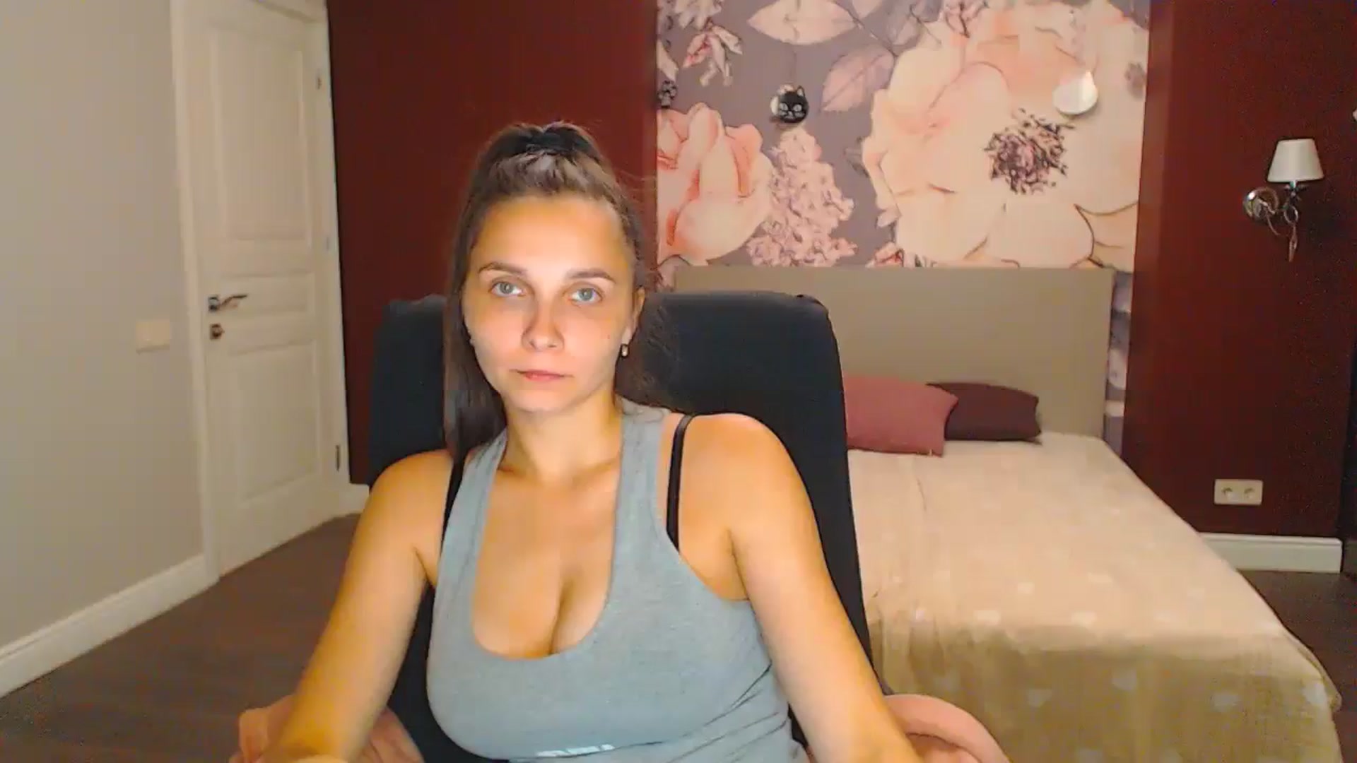 Gallery image thumbnail from Karina_Mils's myfreecams stream on, 08/23/2024, 19:16 image 12 of 20
