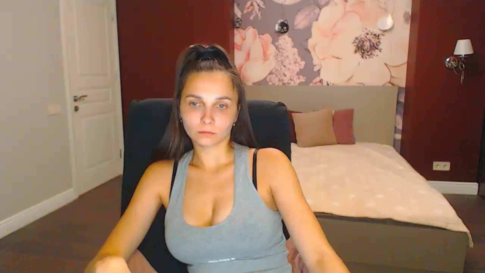 Gallery image thumbnail from Karina_Mils's myfreecams stream on, 08/24/2024, 17:21 image 10 of 20