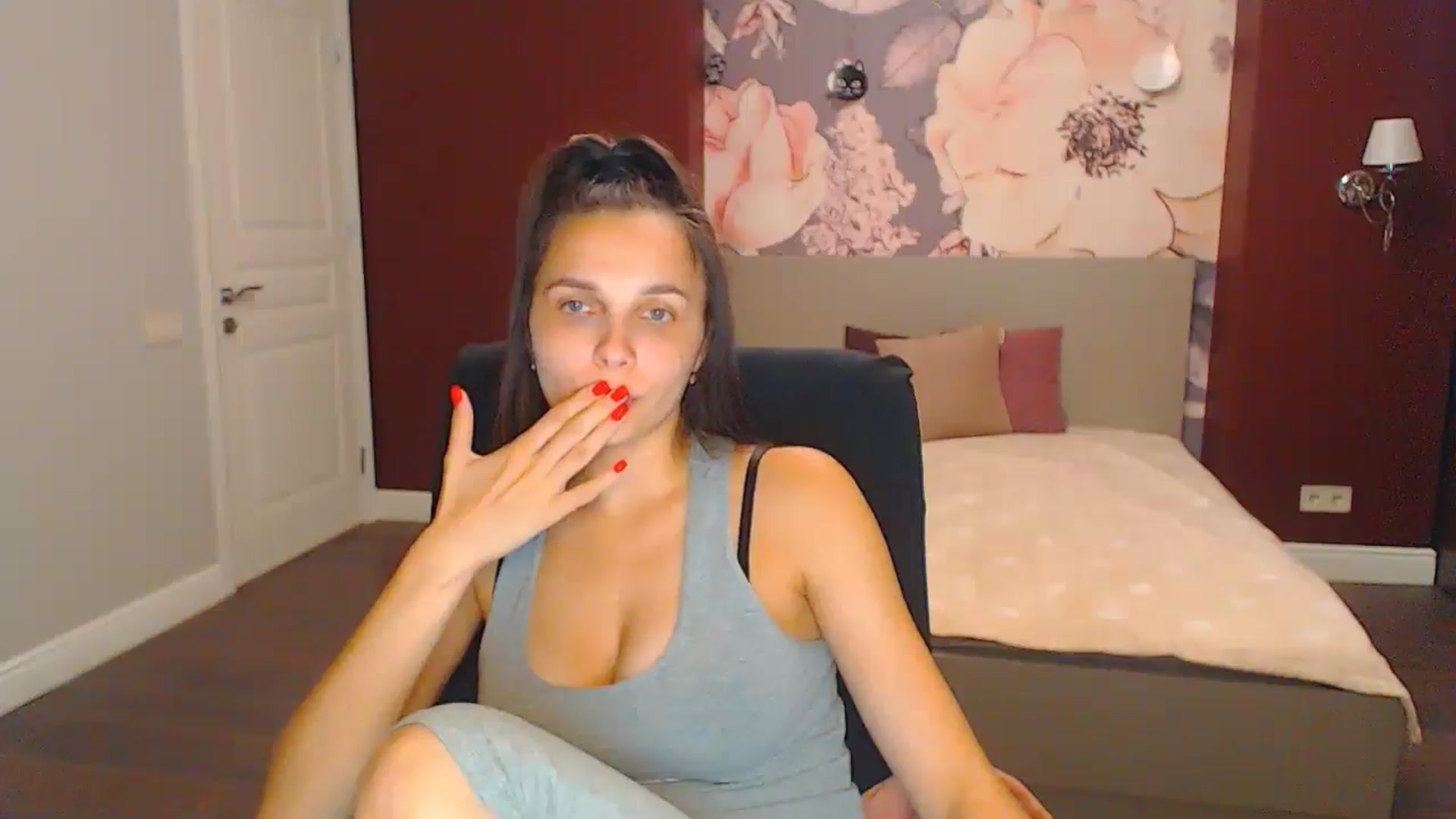 Gallery image thumbnail from Karina_Mils's myfreecams stream on, 08/24/2024, 17:21 image 3 of 20