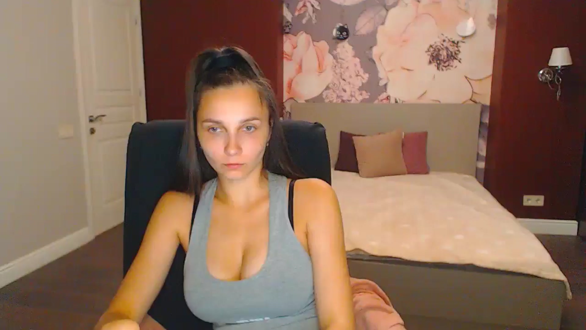 Gallery image thumbnail from Karina_Mils's myfreecams stream on, 08/24/2024, 17:21 image 12 of 20