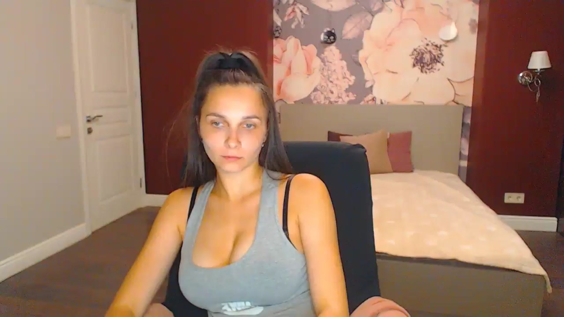 Gallery image thumbnail from Karina_Mils's myfreecams stream on, 08/24/2024, 18:46 image 16 of 20