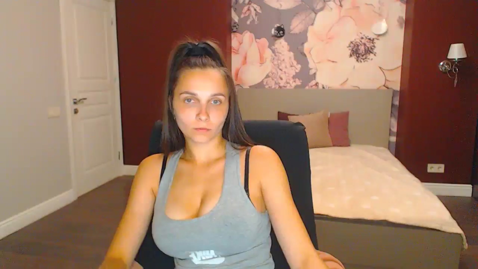 Gallery image thumbnail from Karina_Mils's myfreecams stream on, 08/24/2024, 18:46 image 13 of 20