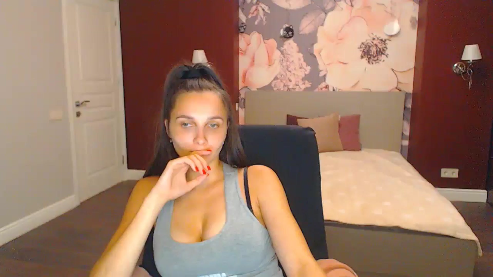 Gallery image thumbnail from Karina_Mils's myfreecams stream on, 08/24/2024, 18:46 image 18 of 20