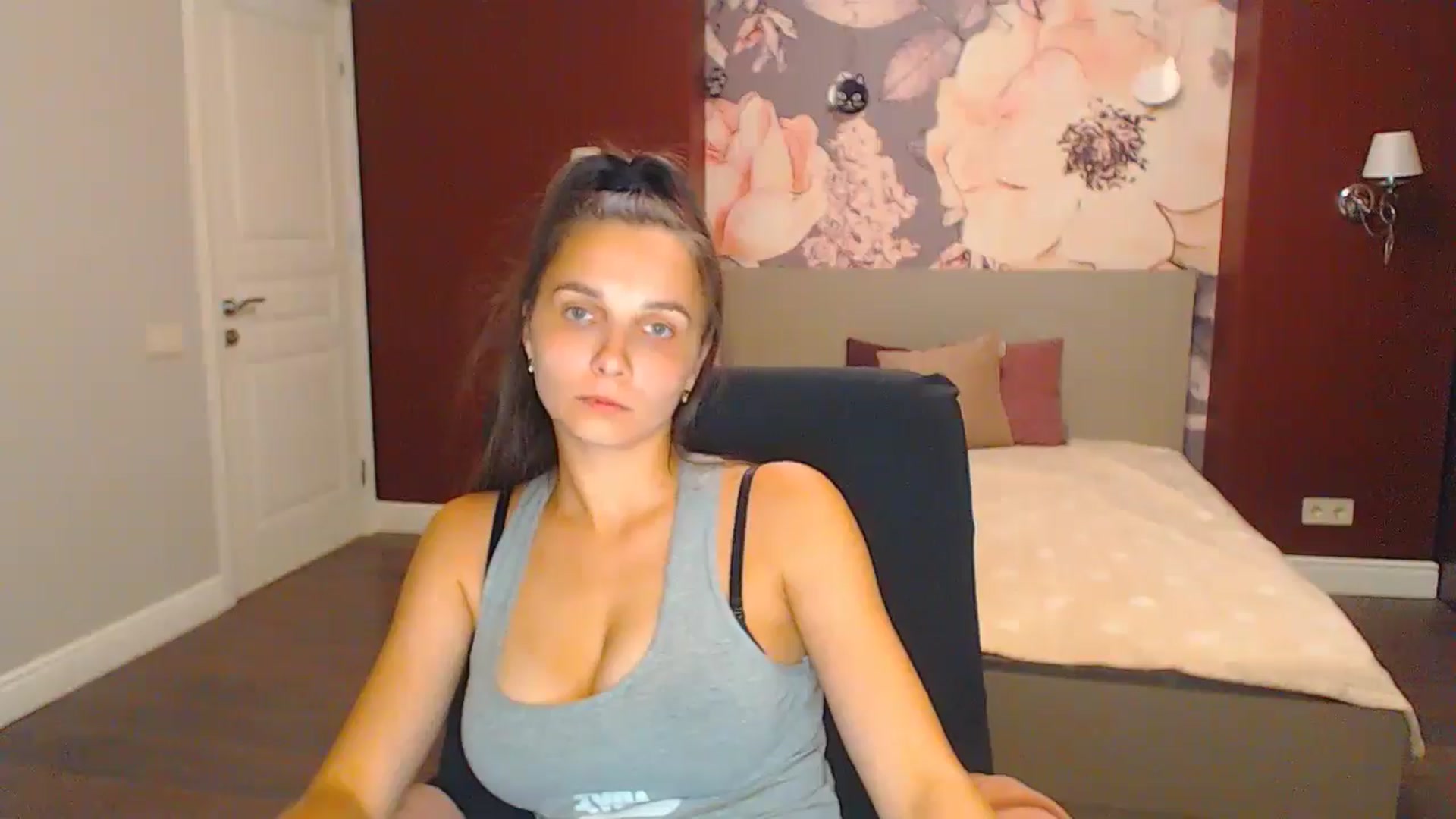 Gallery image thumbnail from Karina_Mils's myfreecams stream on, 08/24/2024, 18:46 image 17 of 20
