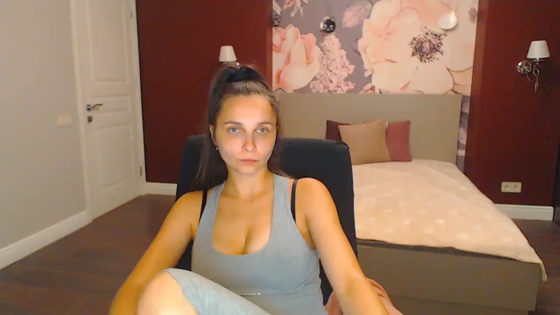 Gallery image thumbnail from Karina_Mils's myfreecams stream on, 08/24/2024, 18:46 image 6 of 20