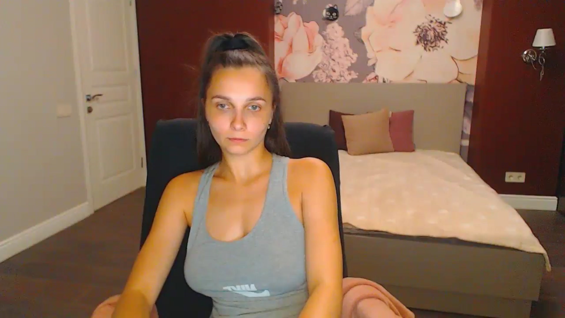 Gallery image thumbnail from Karina_Mils's myfreecams stream on, 08/24/2024, 19:34 image 14 of 20