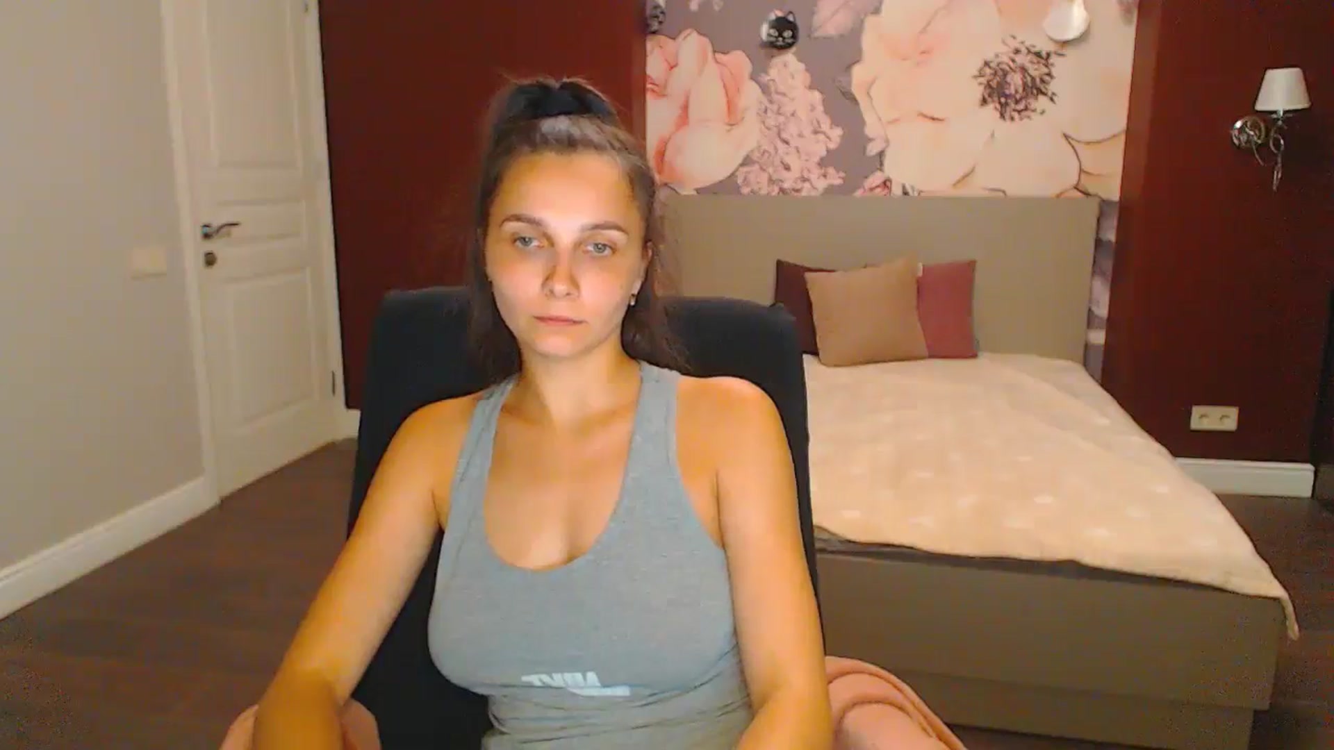 Gallery image thumbnail from Karina_Mils's myfreecams stream on, 08/24/2024, 19:34 image 5 of 20