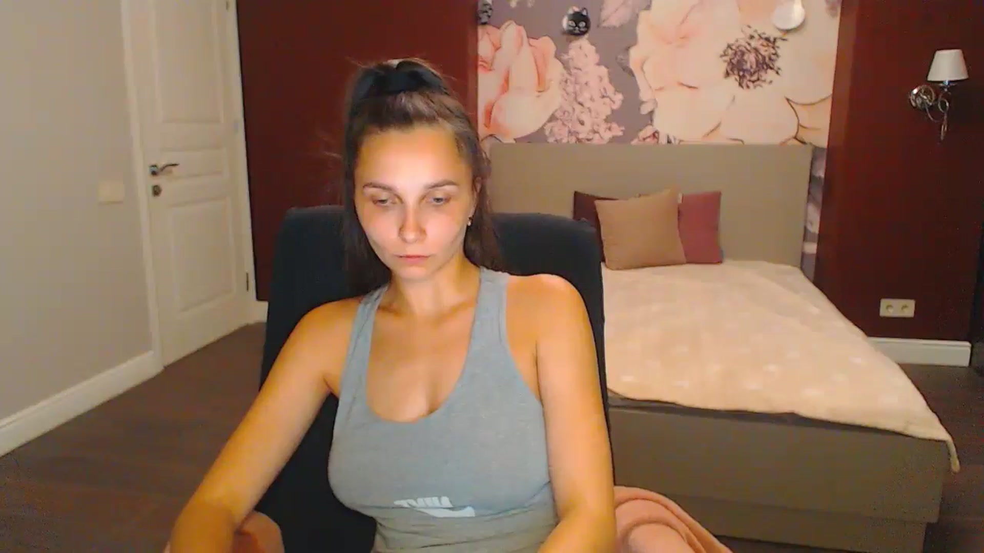 Gallery image thumbnail from Karina_Mils's myfreecams stream on, 08/24/2024, 19:34 image 17 of 20