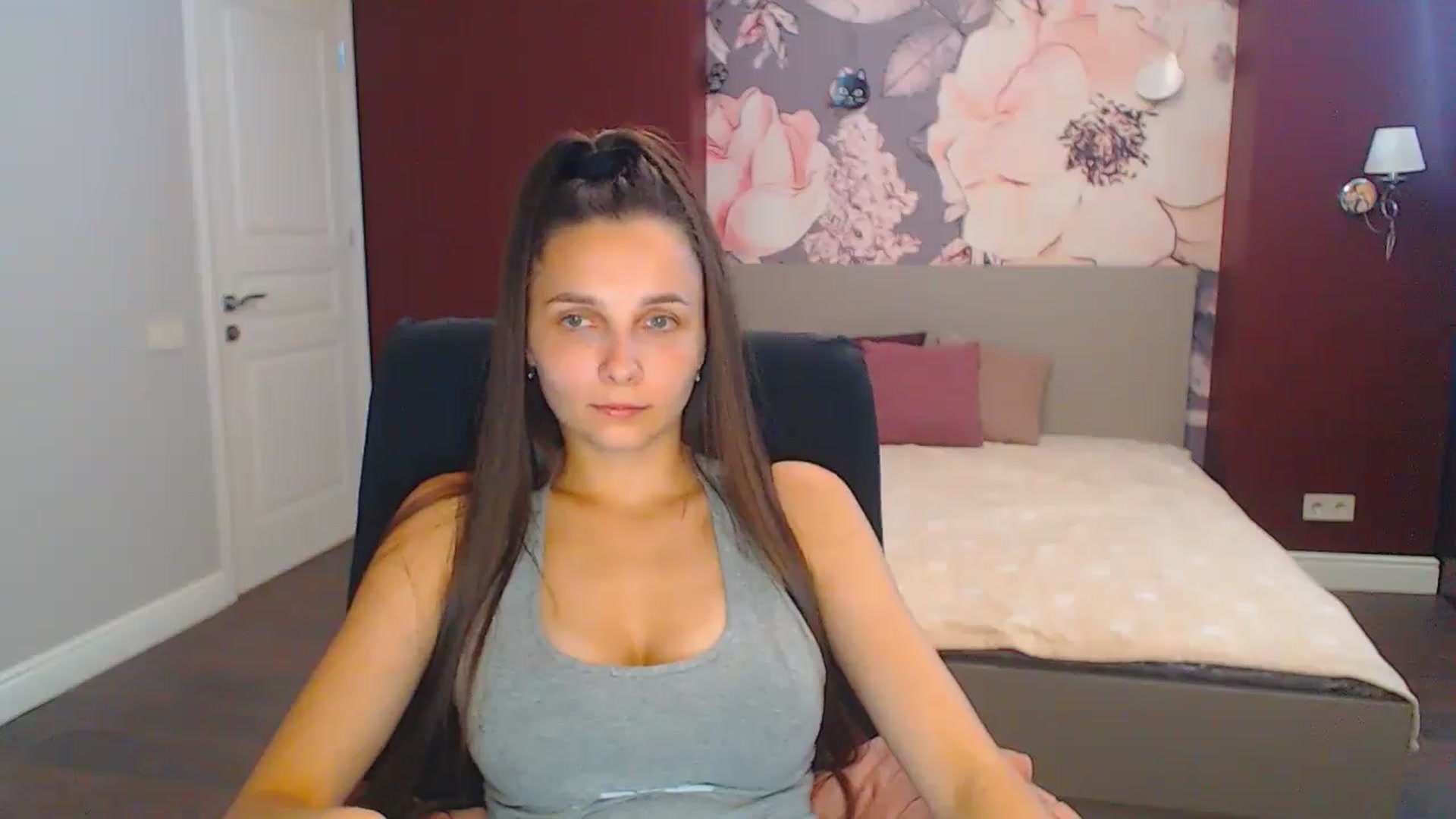 Gallery image thumbnail from Karina_Mils's myfreecams stream on, 08/25/2024, 14:02 image 7 of 20
