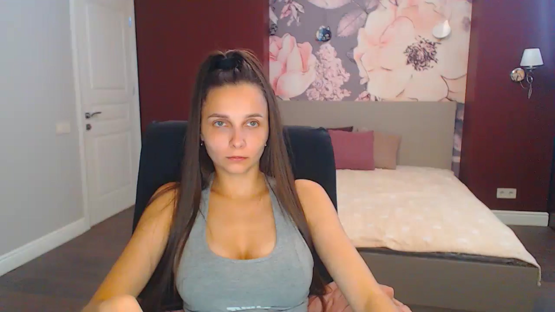 Gallery image thumbnail from Karina_Mils's myfreecams stream on, 08/25/2024, 14:02 image 12 of 20