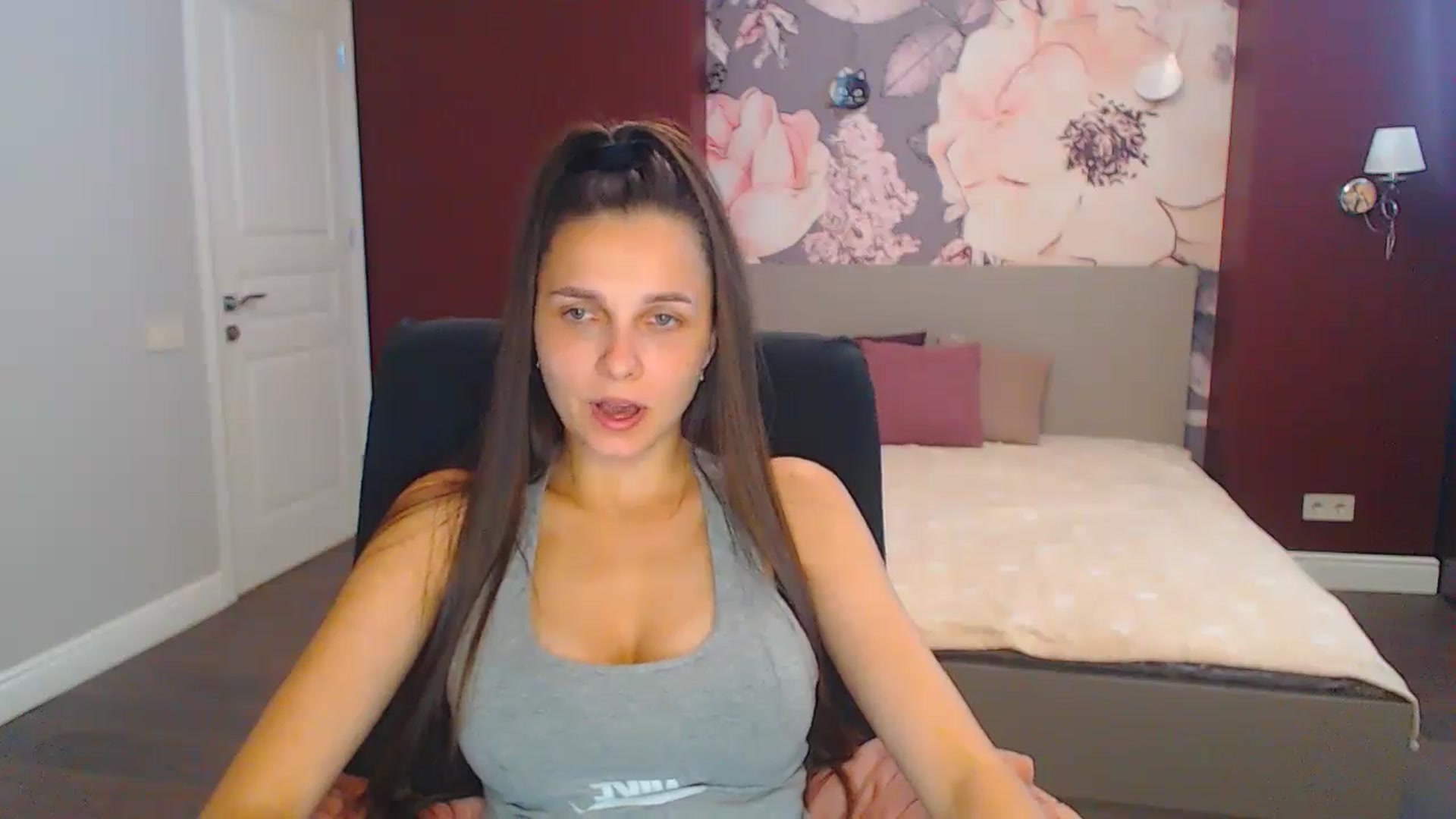 Gallery image thumbnail from Karina_Mils's myfreecams stream on, 08/25/2024, 14:02 image 3 of 20