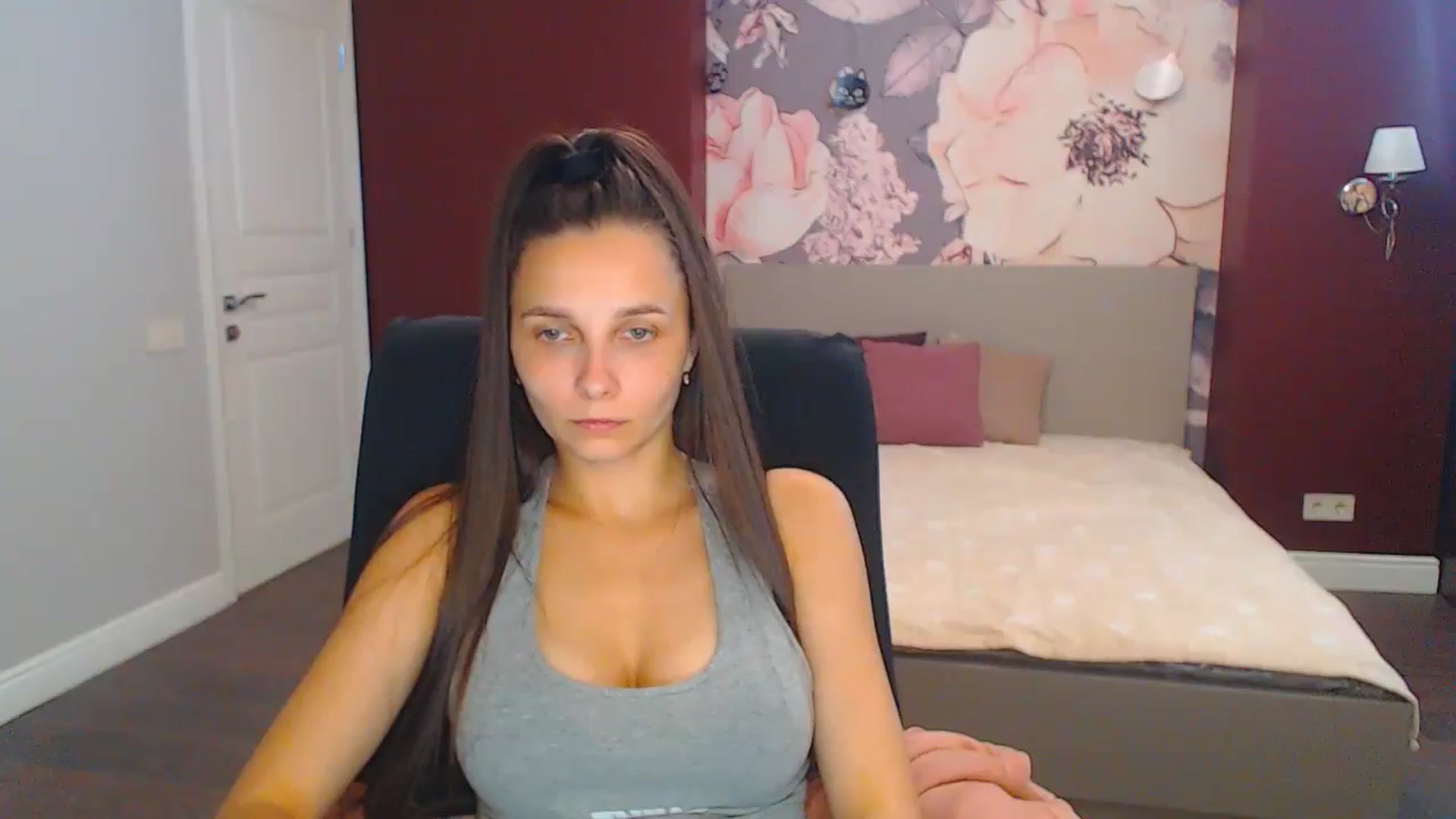 Gallery image thumbnail from Karina_Mils's myfreecams stream on, 08/25/2024, 14:02 image 13 of 20