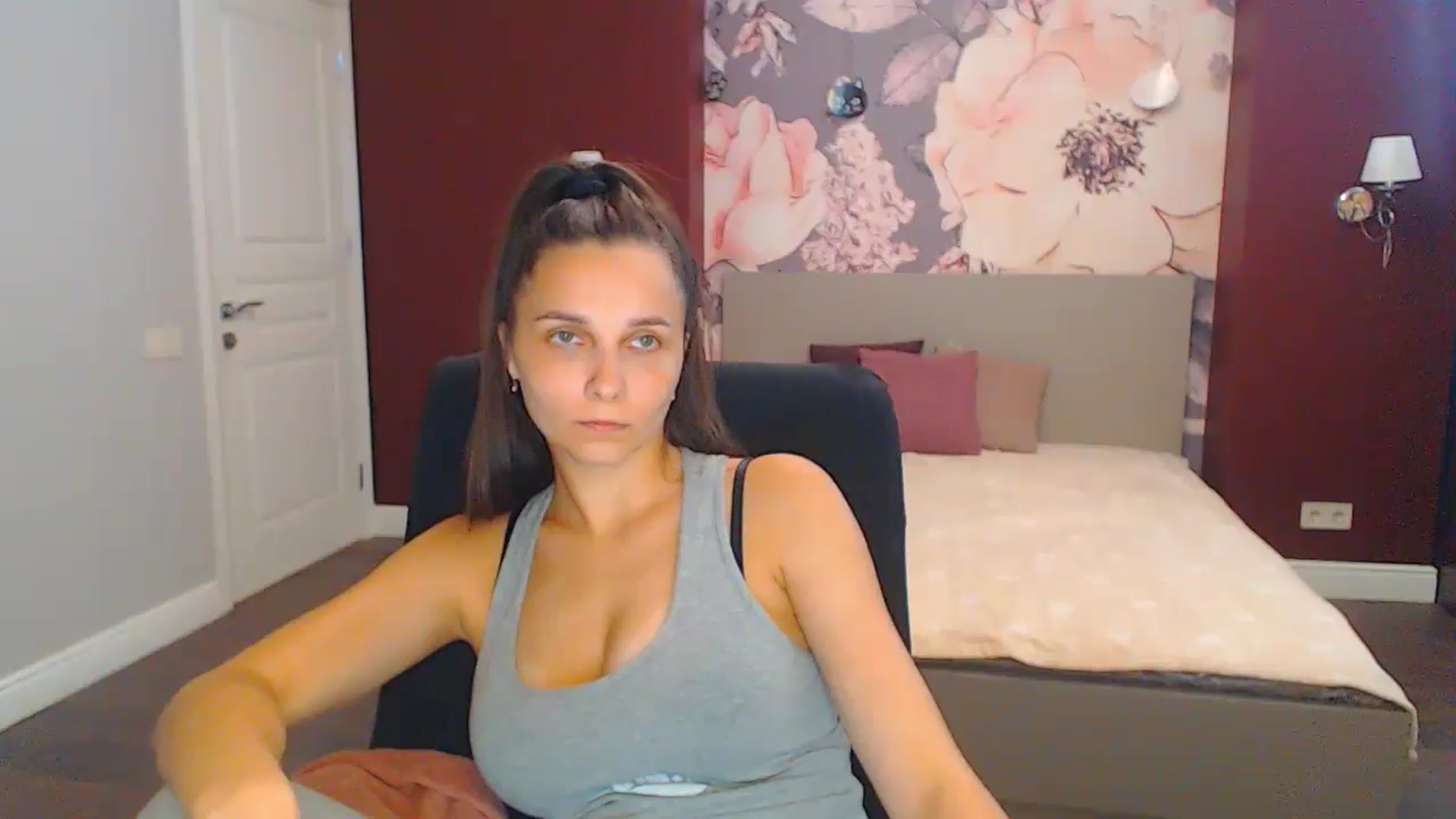 Gallery image thumbnail from Karina_Mils's myfreecams stream on, 08/25/2024, 14:47 image 18 of 20