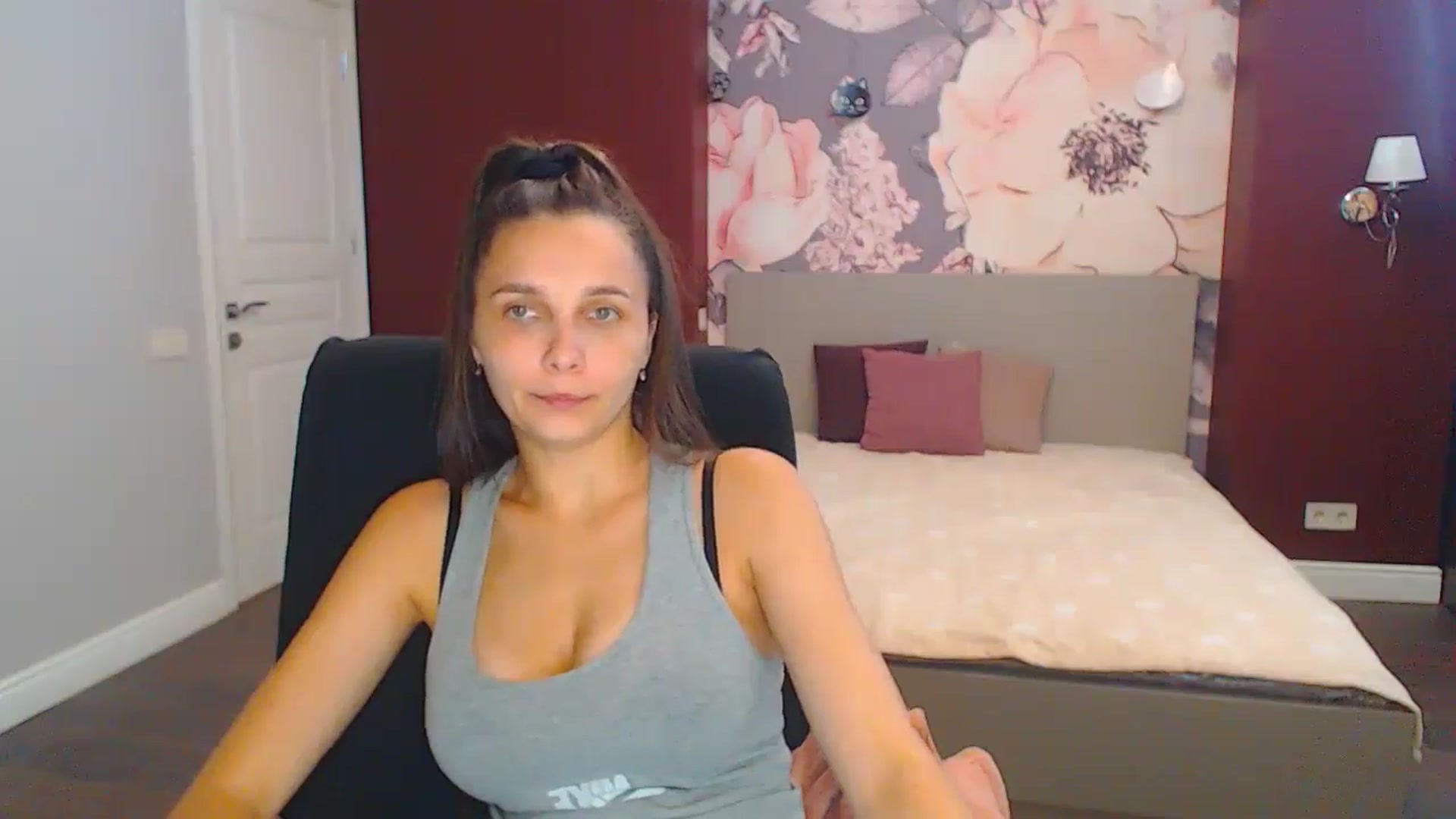 Gallery image thumbnail from Karina_Mils's myfreecams stream on, 08/25/2024, 14:47 image 5 of 20