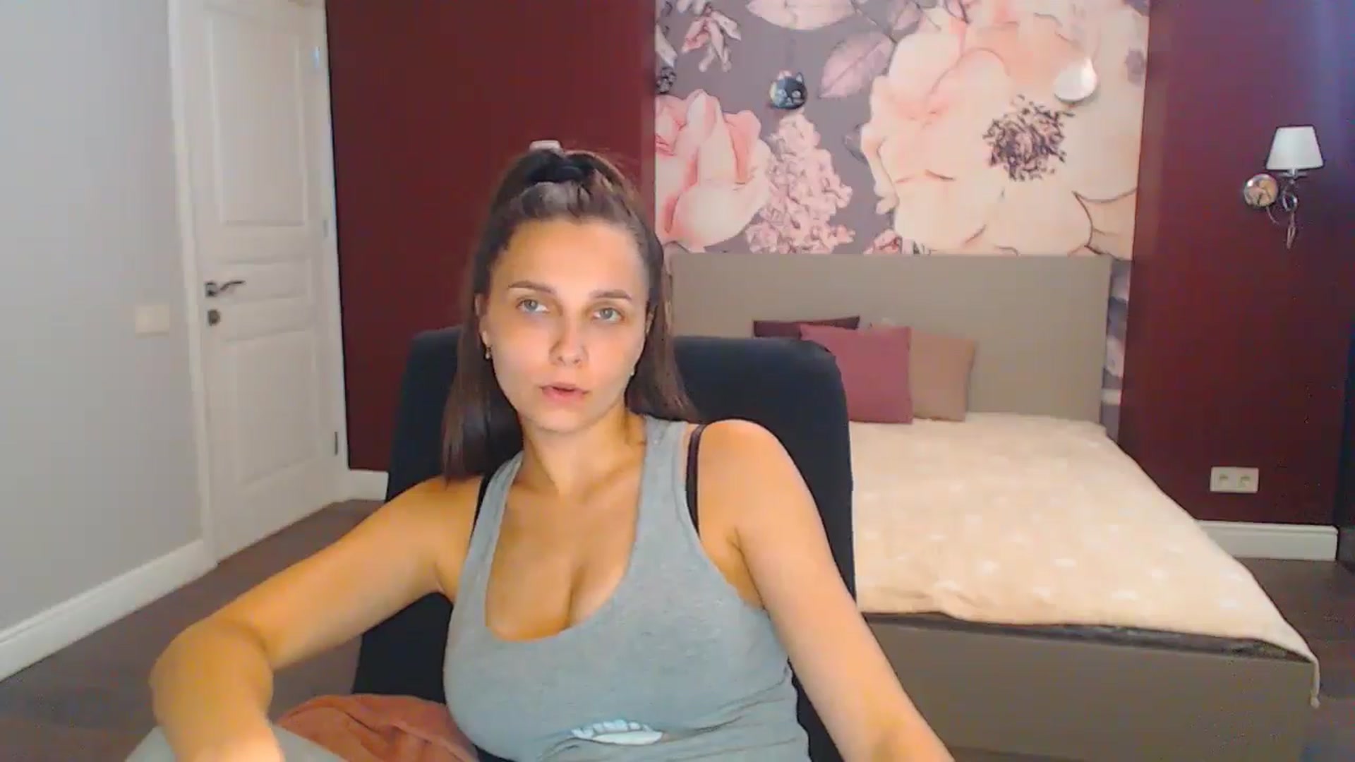 Gallery image thumbnail from Karina_Mils's myfreecams stream on, 08/25/2024, 14:47 image 17 of 20