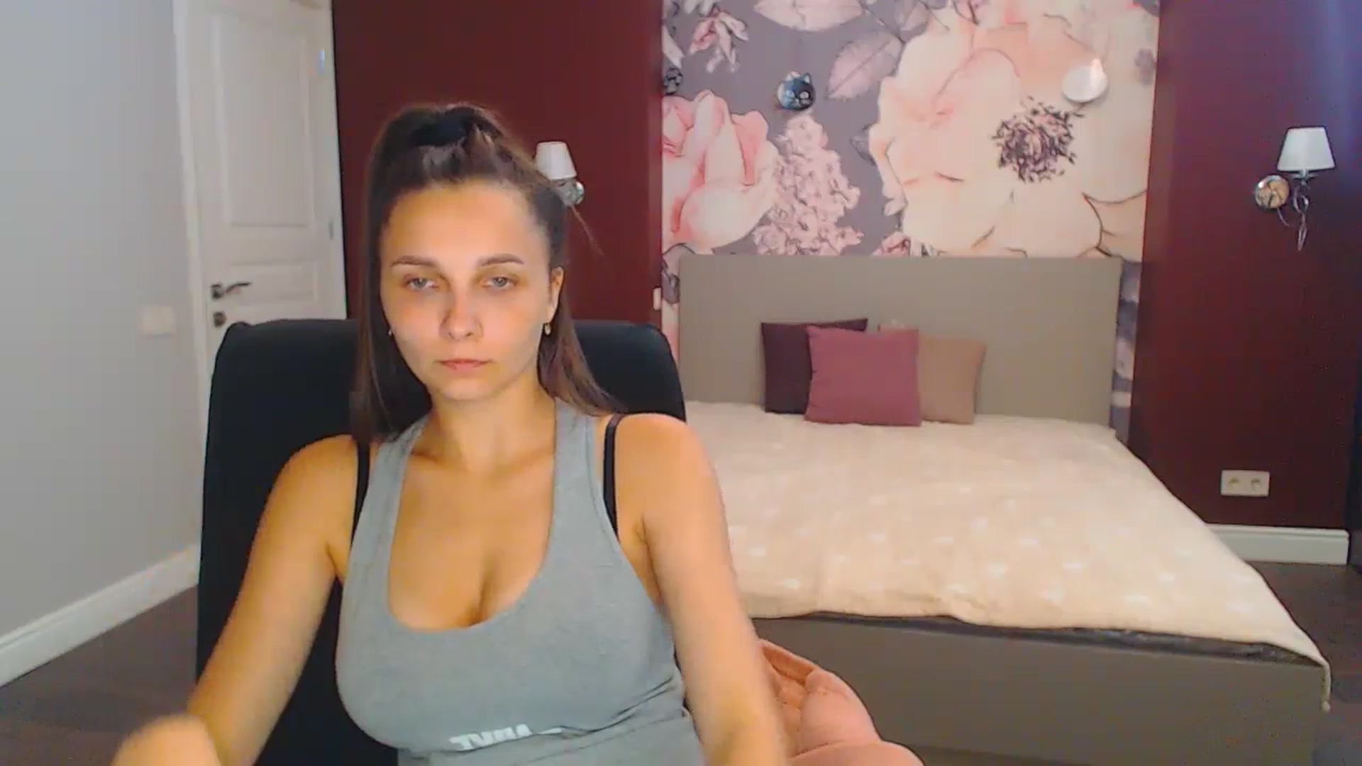 Gallery image thumbnail from Karina_Mils's myfreecams stream on, 08/25/2024, 14:47 image 8 of 20