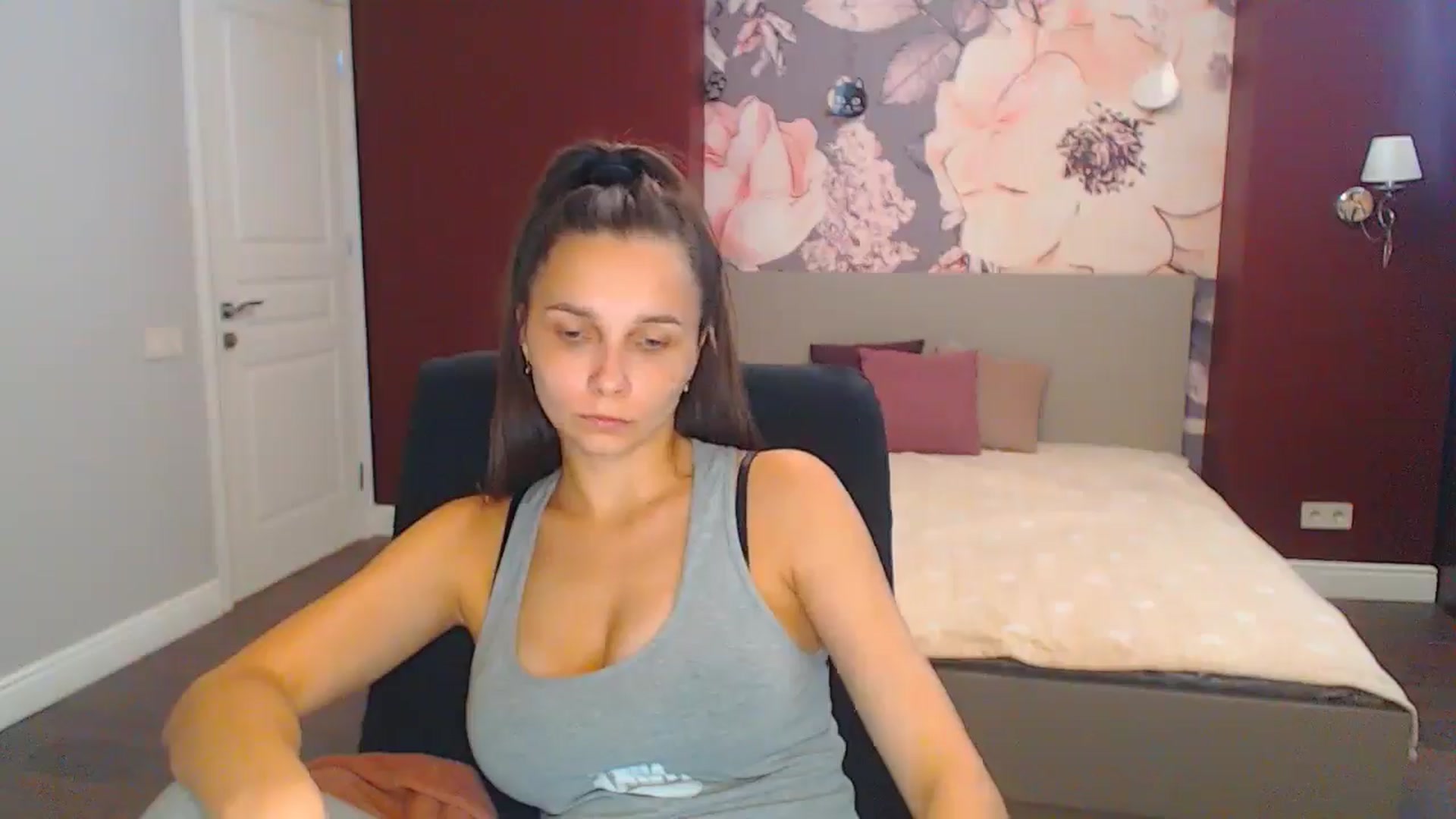 Gallery image thumbnail from Karina_Mils's myfreecams stream on, 08/25/2024, 14:47 image 15 of 20