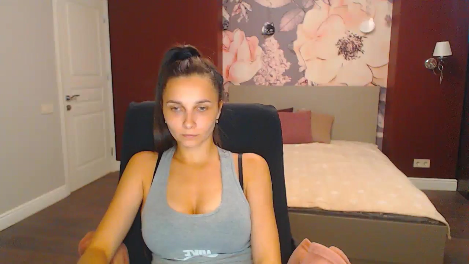 Gallery image thumbnail from Karina_Mils's myfreecams stream on, 08/25/2024, 16:18 image 19 of 20