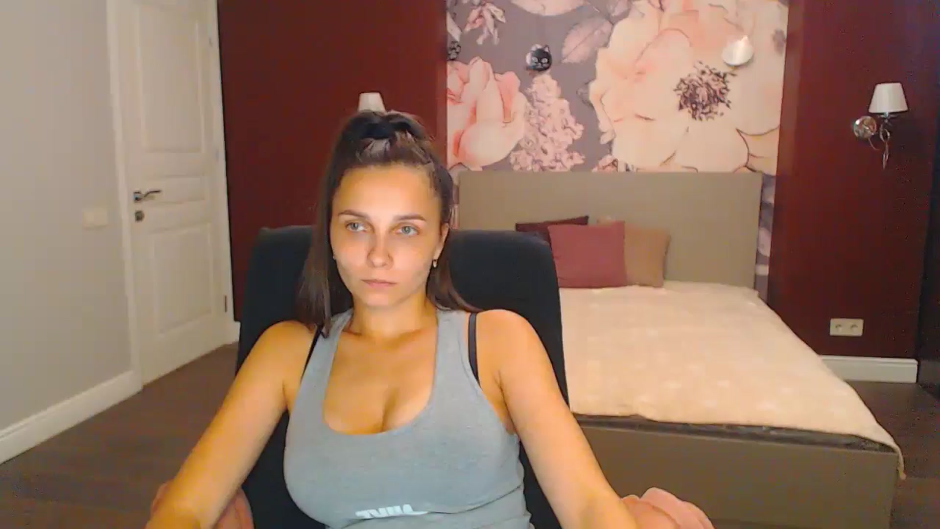 Gallery image thumbnail from Karina_Mils's myfreecams stream on, 08/25/2024, 16:18 image 9 of 20