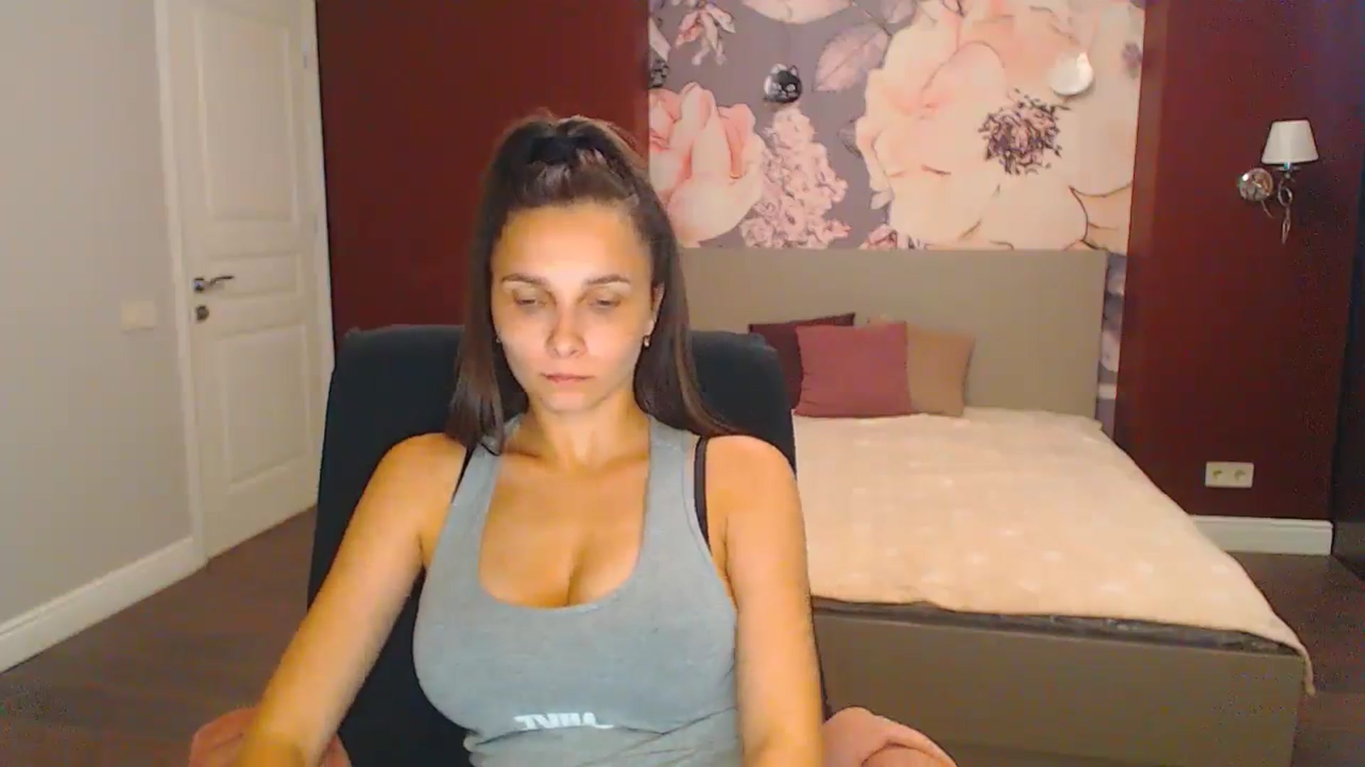 Gallery image thumbnail from Karina_Mils's myfreecams stream on, 08/25/2024, 16:18 image 6 of 20
