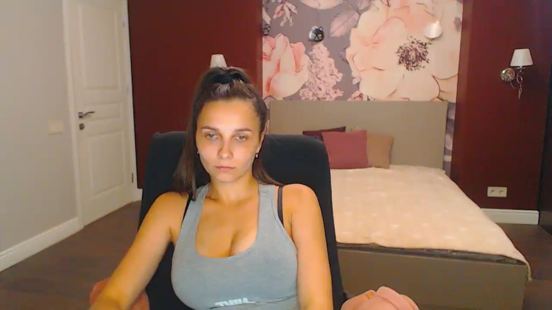 Gallery image thumbnail from Karina_Mils's myfreecams stream on, 08/25/2024, 16:18 image 13 of 20