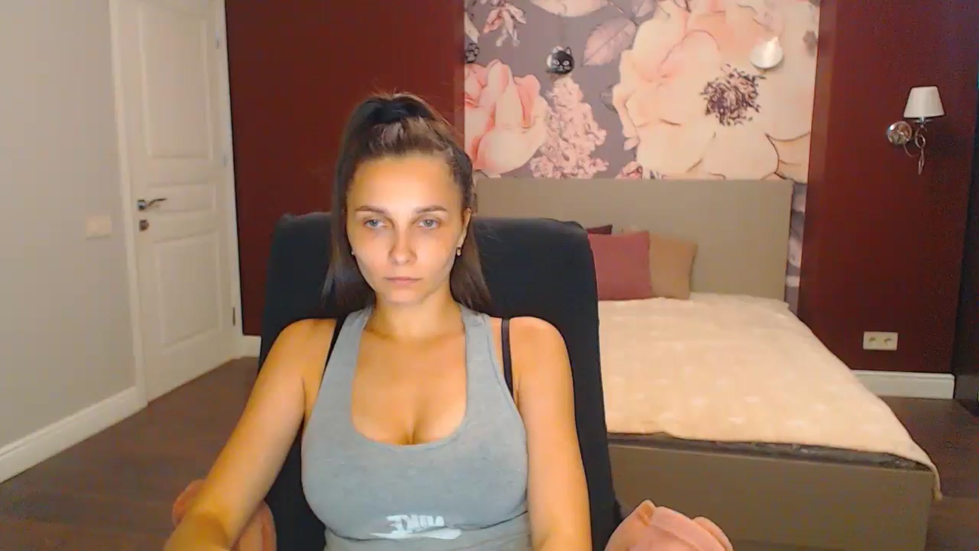 Gallery image thumbnail from Karina_Mils's myfreecams stream on, 08/25/2024, 16:18 image 18 of 20