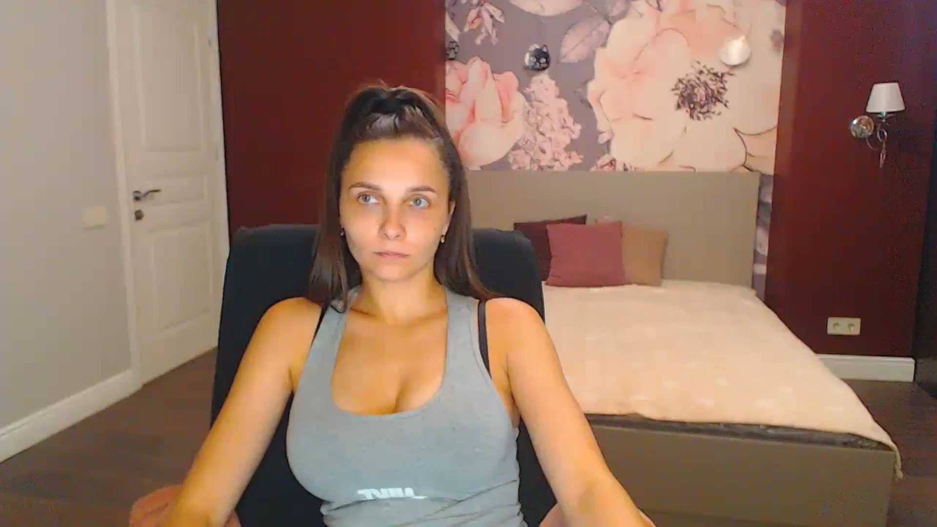 Gallery image thumbnail from Karina_Mils's myfreecams stream on, 08/25/2024, 16:18 image 7 of 20