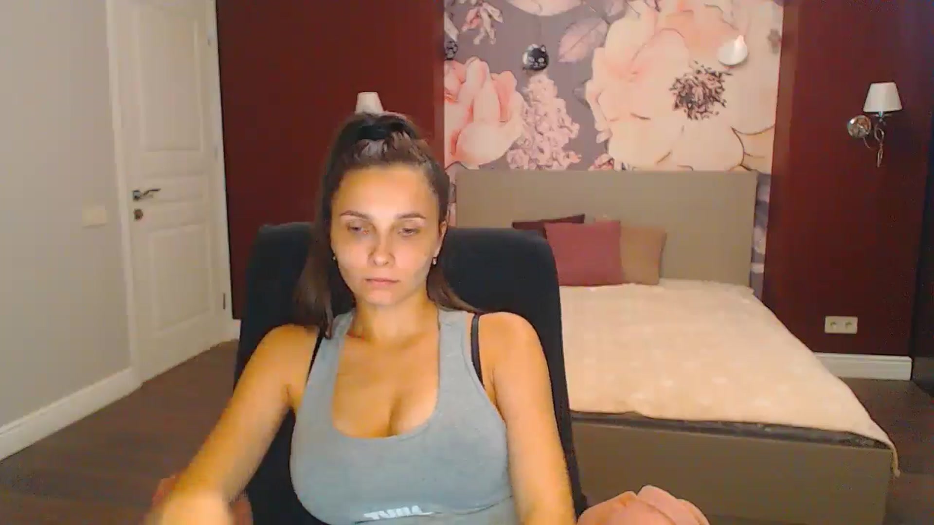 Gallery image thumbnail from Karina_Mils's myfreecams stream on, 08/25/2024, 16:18 image 12 of 20