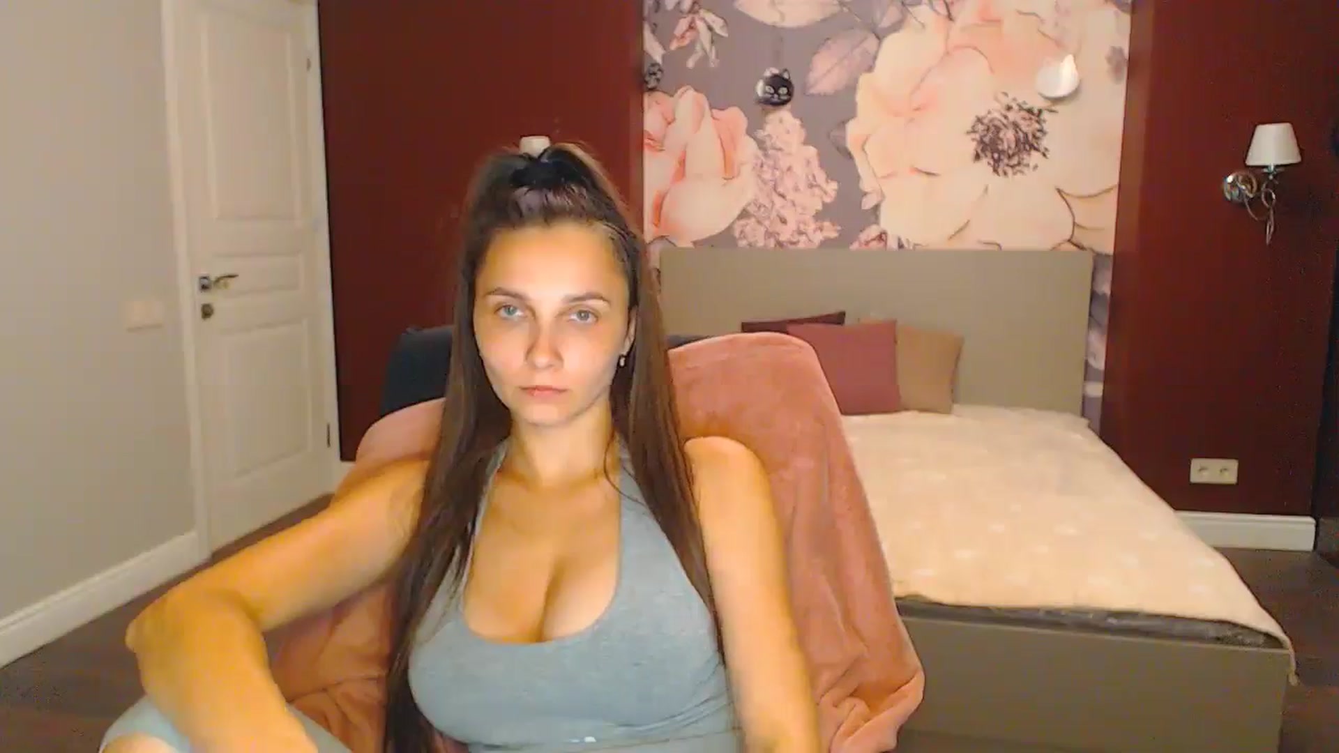 Gallery image thumbnail from Karina_Mils's myfreecams stream on, 08/25/2024, 18:28 image 16 of 20