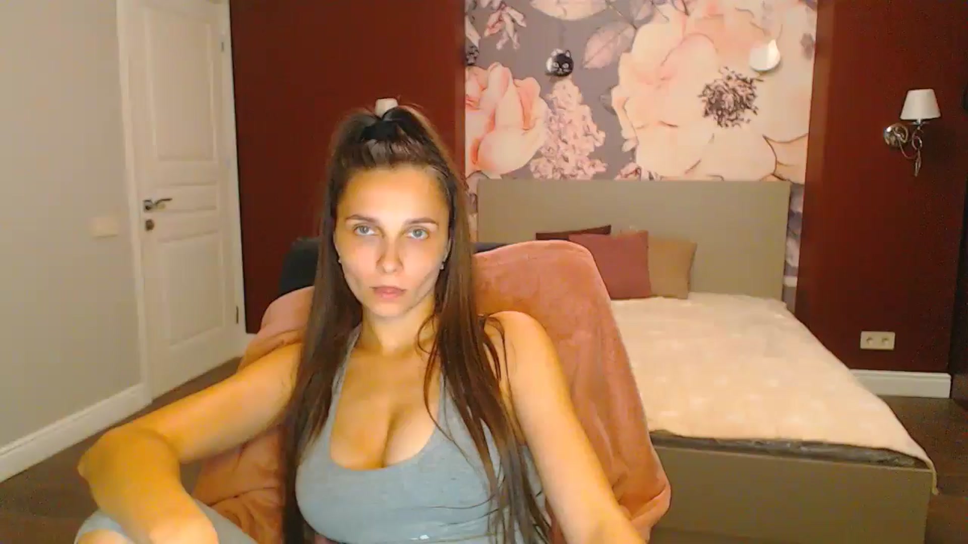 Gallery image thumbnail from Karina_Mils's myfreecams stream on, 08/25/2024, 18:28 image 12 of 20