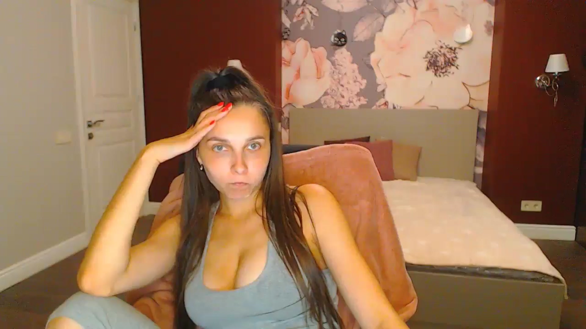 Gallery image thumbnail from Karina_Mils's myfreecams stream on, 08/25/2024, 18:28 image 4 of 20