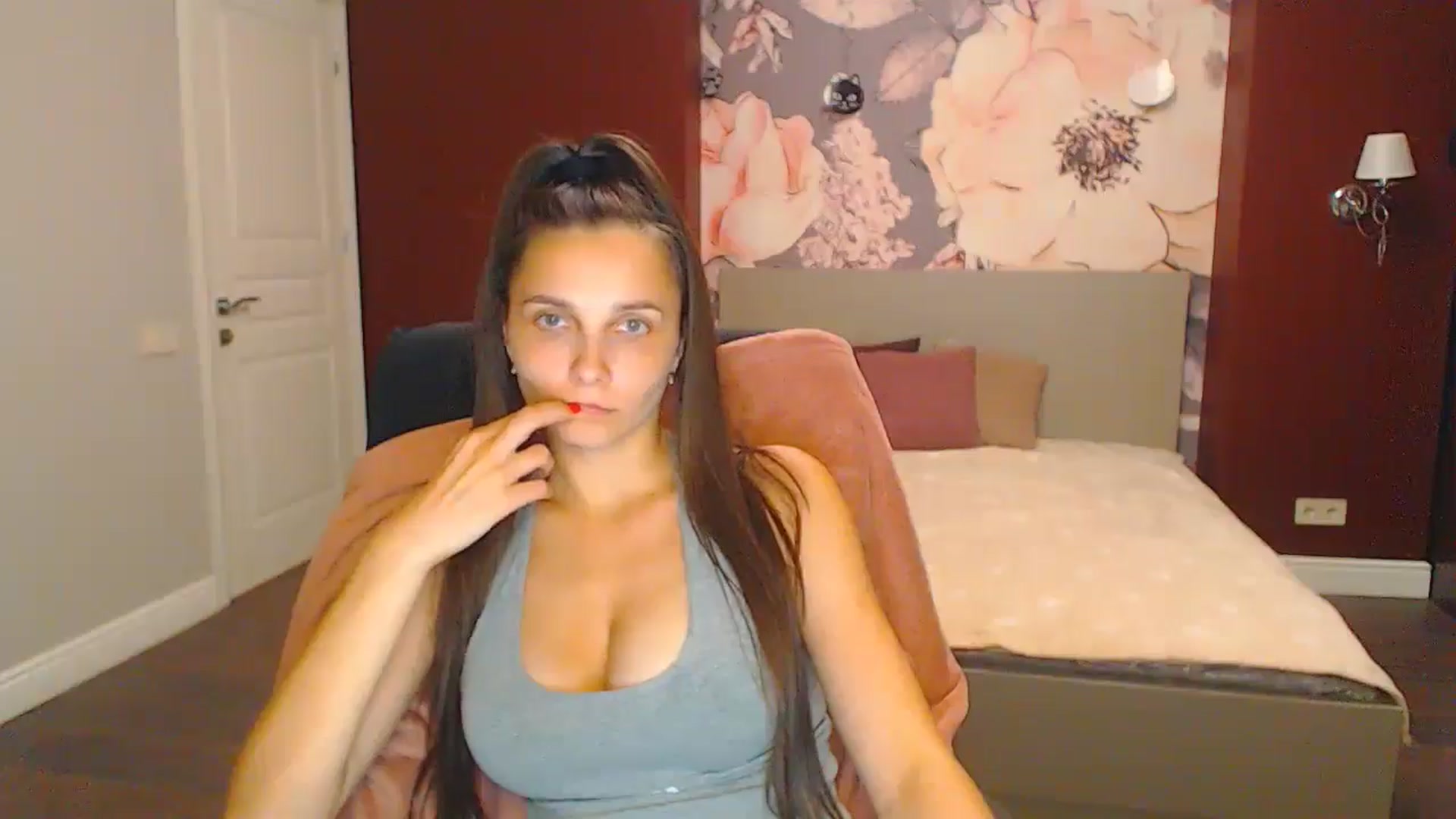 Gallery image thumbnail from Karina_Mils's myfreecams stream on, 08/25/2024, 18:28 image 20 of 20