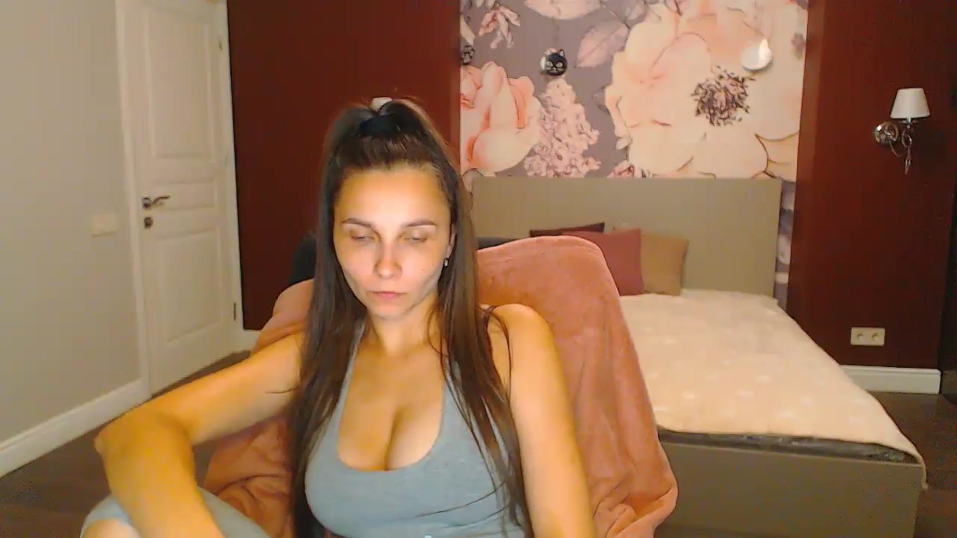 Gallery image thumbnail from Karina_Mils's myfreecams stream on, 08/25/2024, 18:28 image 2 of 20