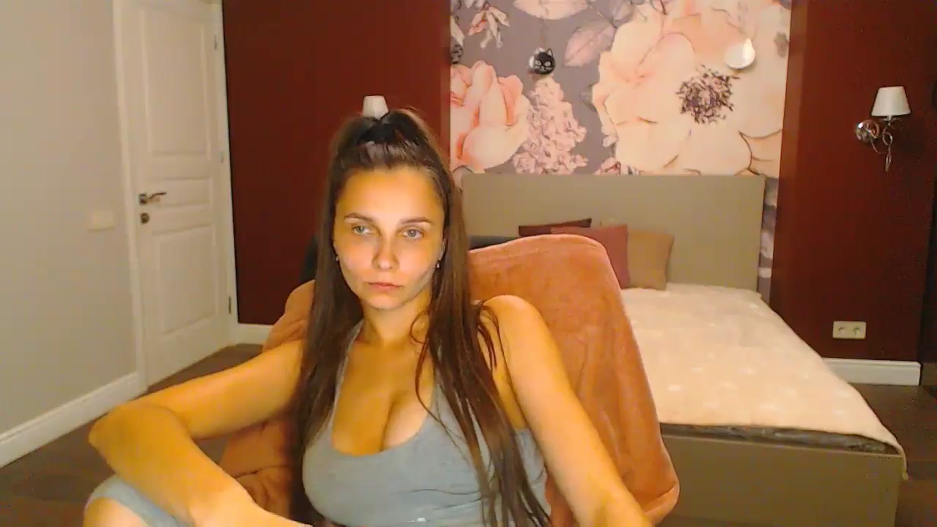 Gallery image thumbnail from Karina_Mils's myfreecams stream on, 08/25/2024, 18:28 image 8 of 20