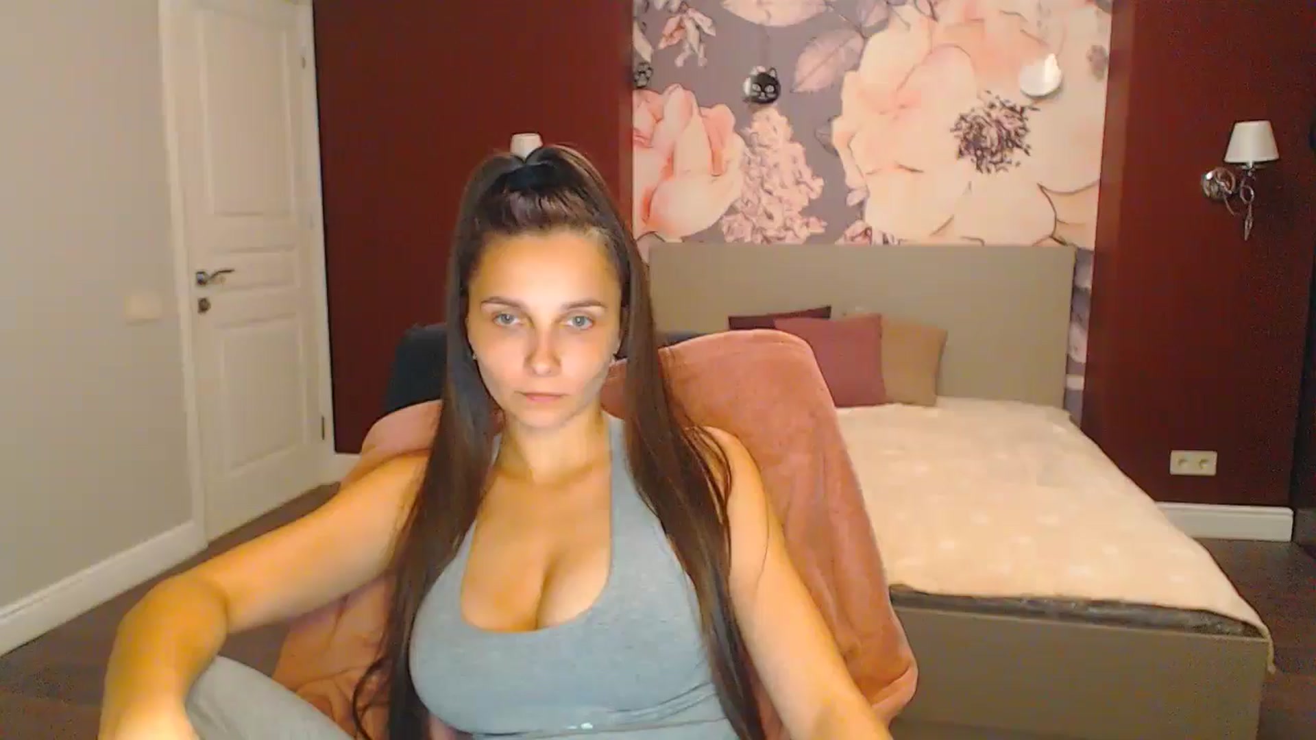 Gallery image thumbnail from Karina_Mils's myfreecams stream on, 08/25/2024, 18:28 image 17 of 20