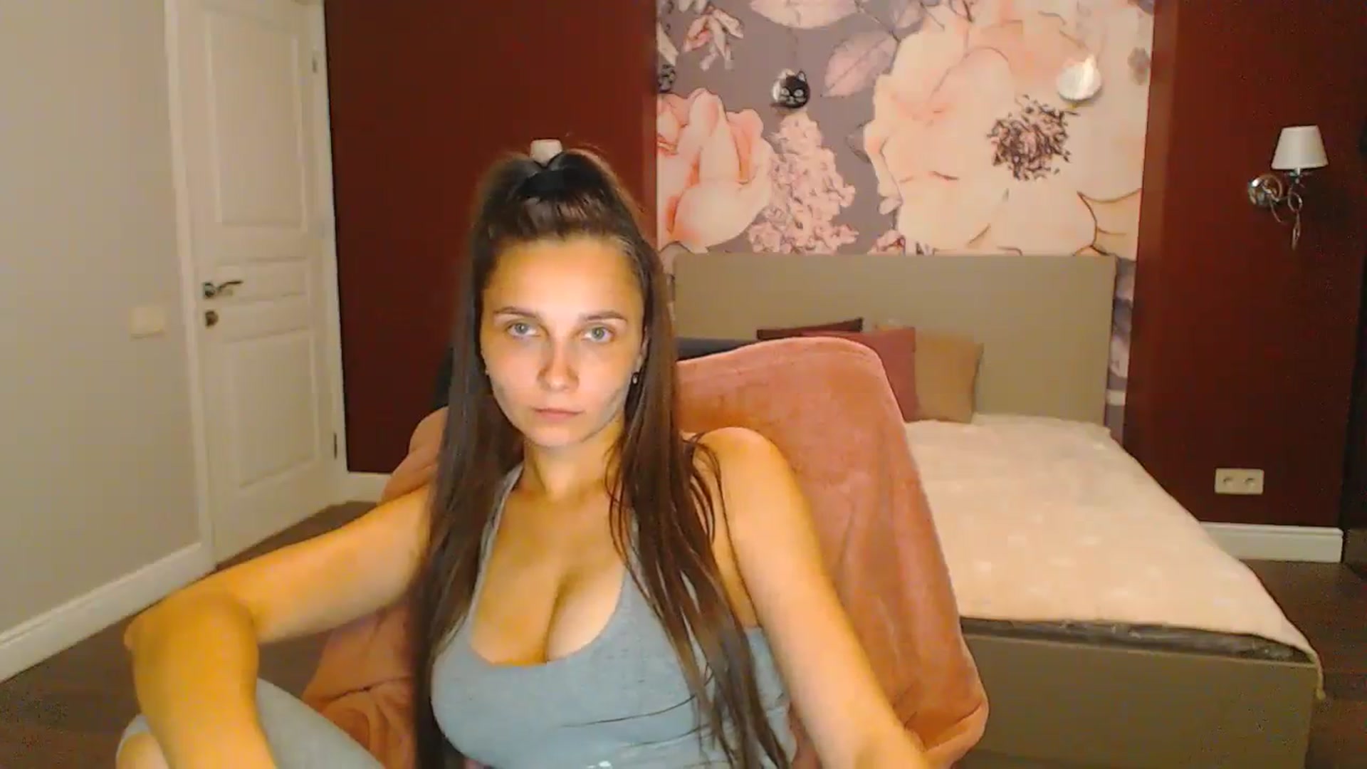 Gallery image thumbnail from Karina_Mils's myfreecams stream on, 08/25/2024, 18:28 image 6 of 20