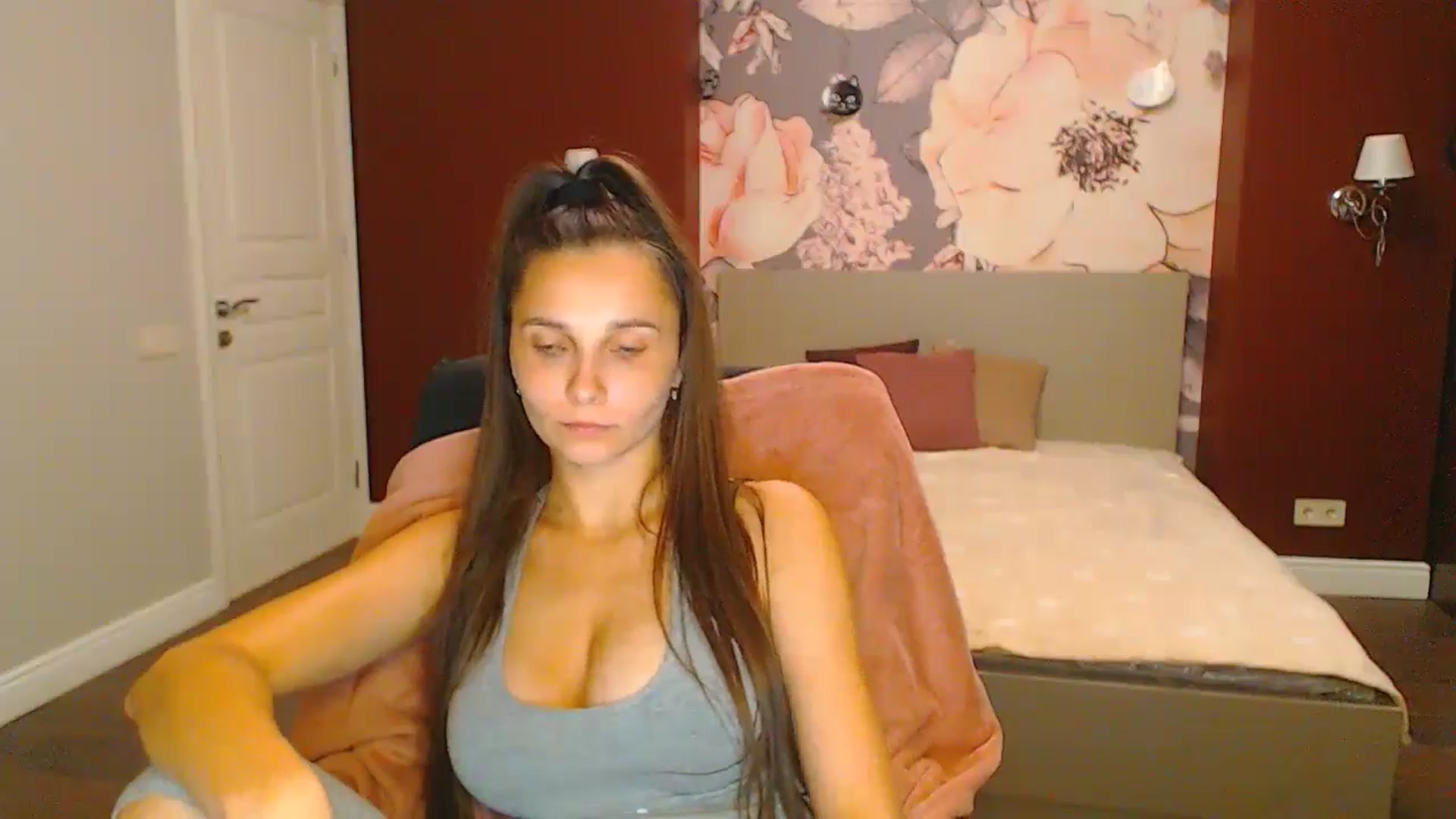 Gallery image thumbnail from Karina_Mils's myfreecams stream on, 08/25/2024, 18:28 image 11 of 20