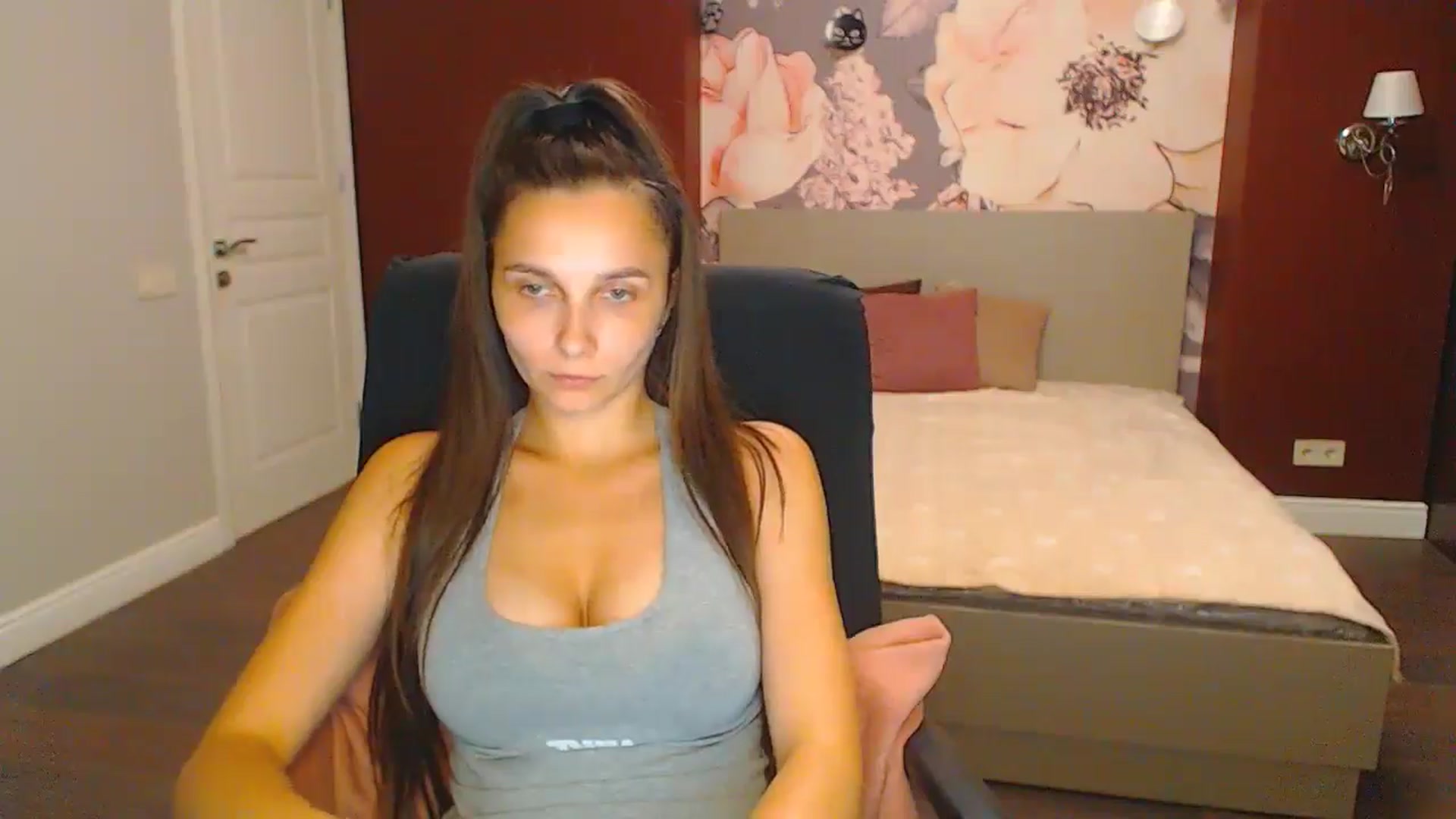Gallery image thumbnail from Karina_Mils's myfreecams stream on, 08/25/2024, 18:51 image 17 of 20