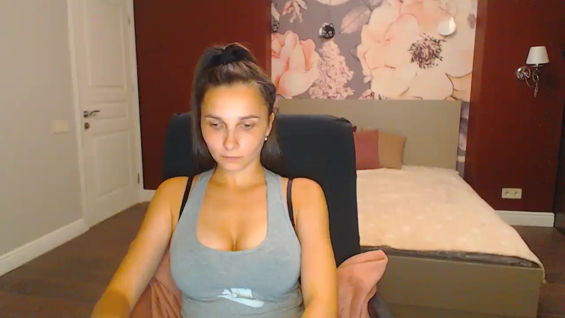 Gallery image thumbnail from Karina_Mils's myfreecams stream on, 08/25/2024, 18:51 image 20 of 20