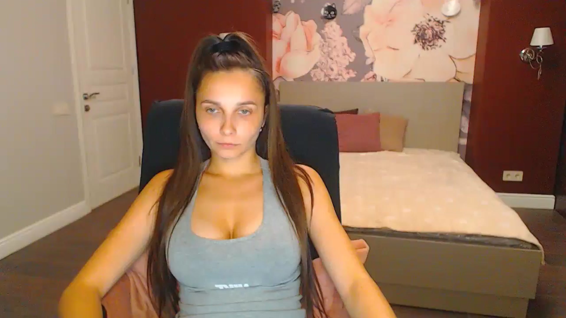 Gallery image thumbnail from Karina_Mils's myfreecams stream on, 08/25/2024, 18:51 image 16 of 20
