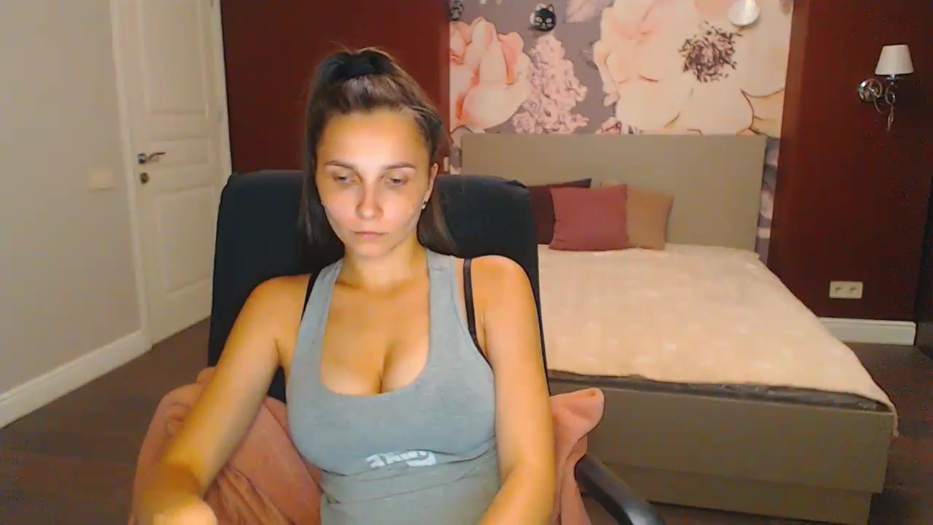 Gallery image thumbnail from Karina_Mils's myfreecams stream on, 08/25/2024, 18:51 image 7 of 20