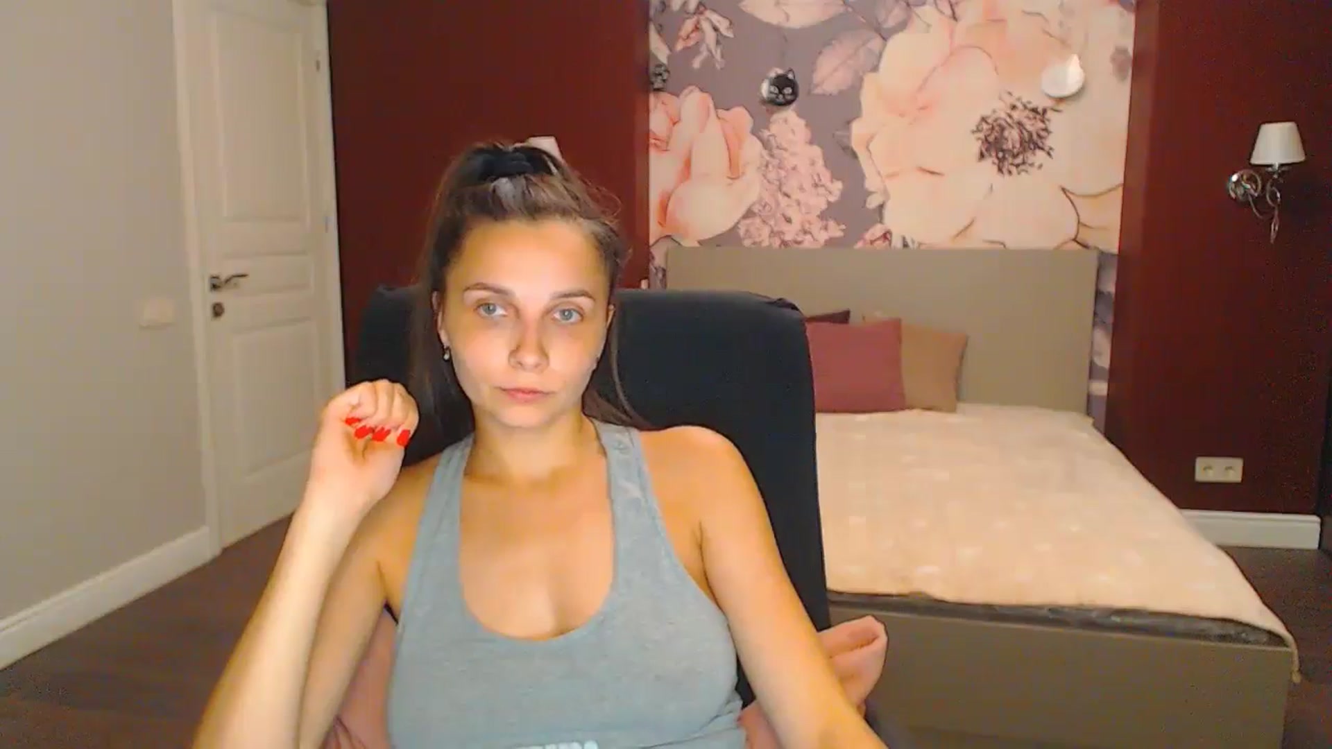 Gallery image thumbnail from Karina_Mils's myfreecams stream on, 08/25/2024, 19:33 image 10 of 20