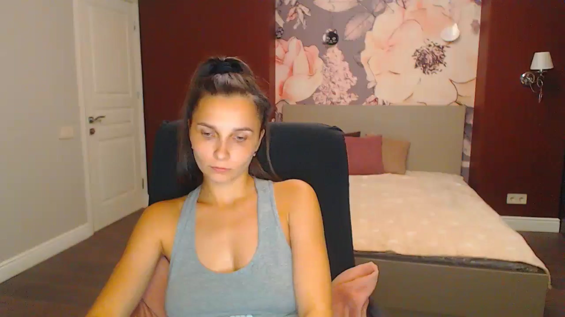 Gallery image thumbnail from Karina_Mils's myfreecams stream on, 08/25/2024, 19:33 image 5 of 20