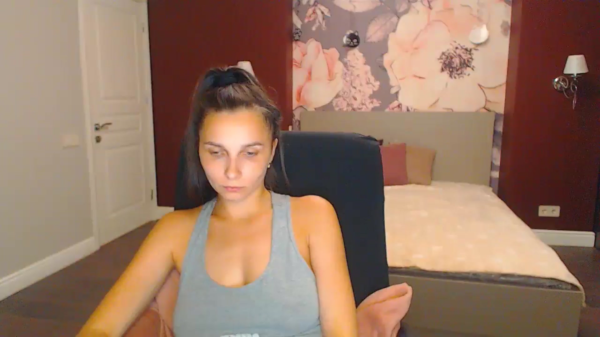 Gallery image thumbnail from Karina_Mils's myfreecams stream on, 08/25/2024, 19:33 image 19 of 20
