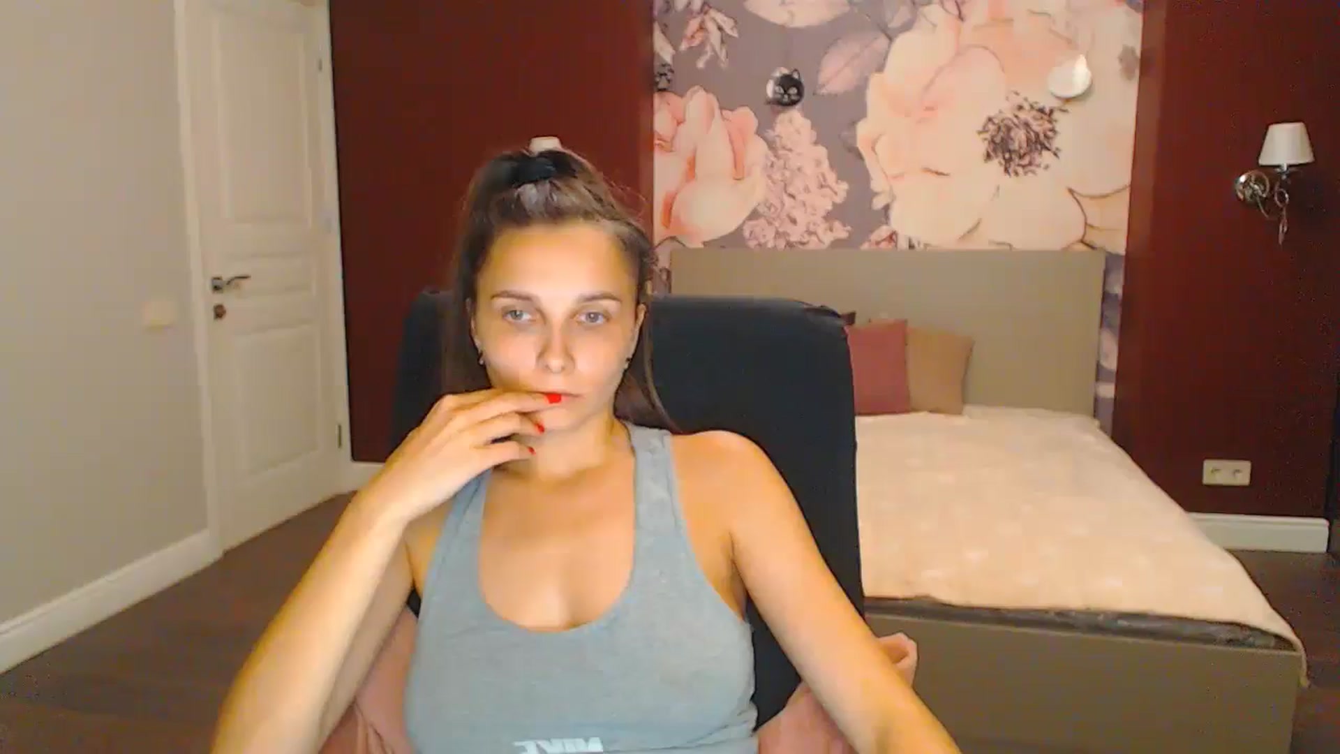 Gallery image thumbnail from Karina_Mils's myfreecams stream on, 08/25/2024, 19:33 image 20 of 20